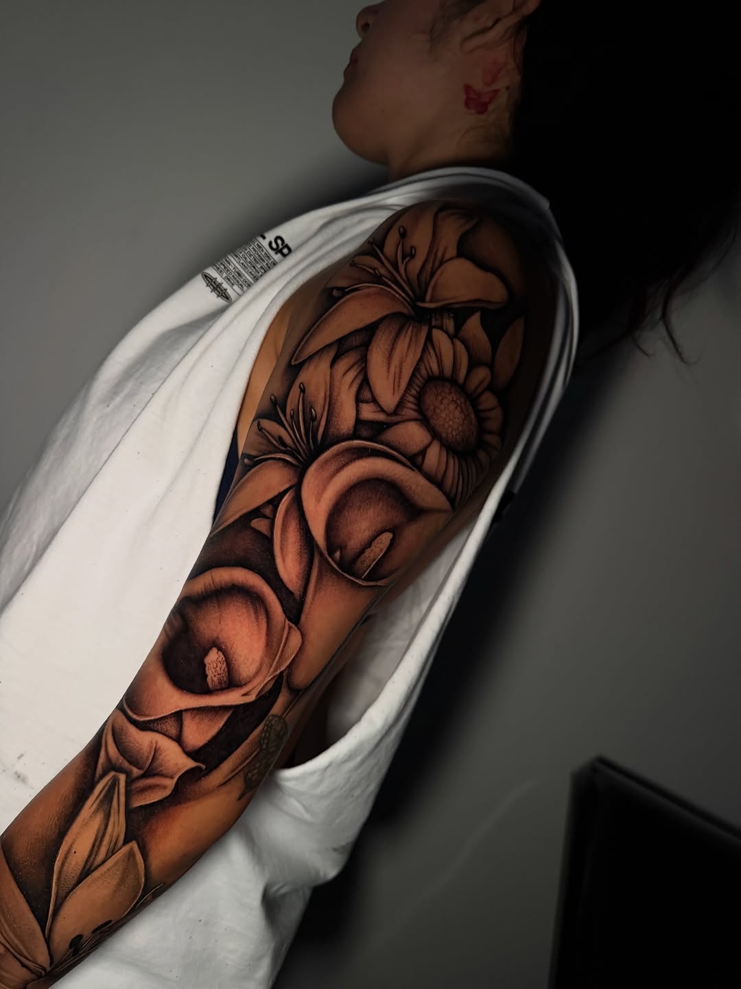 Tattoo by @moni.ca_tattoos — realism, black_and_grey