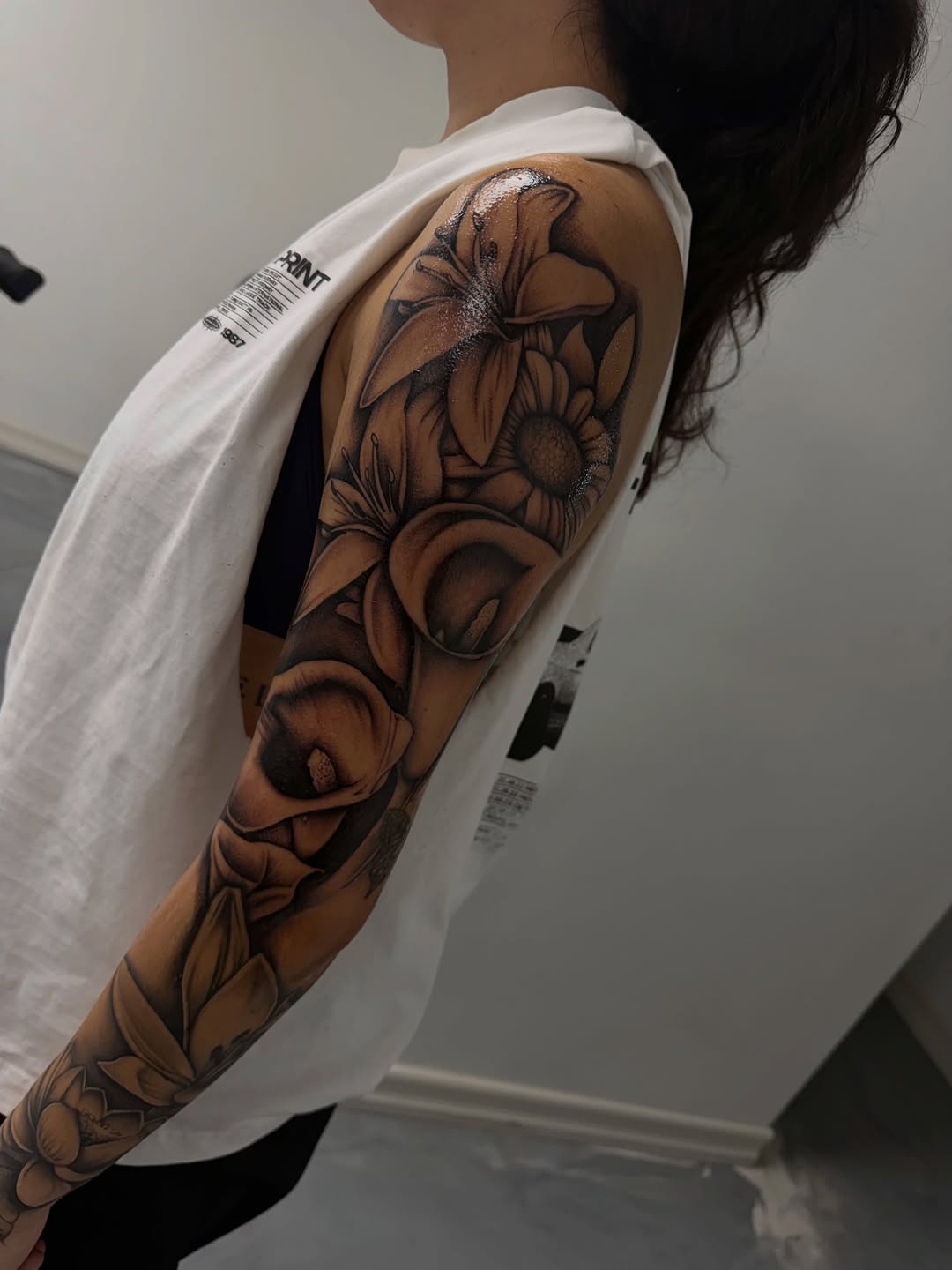 Tattoo by @moni.ca_tattoos — black_and_grey, realism