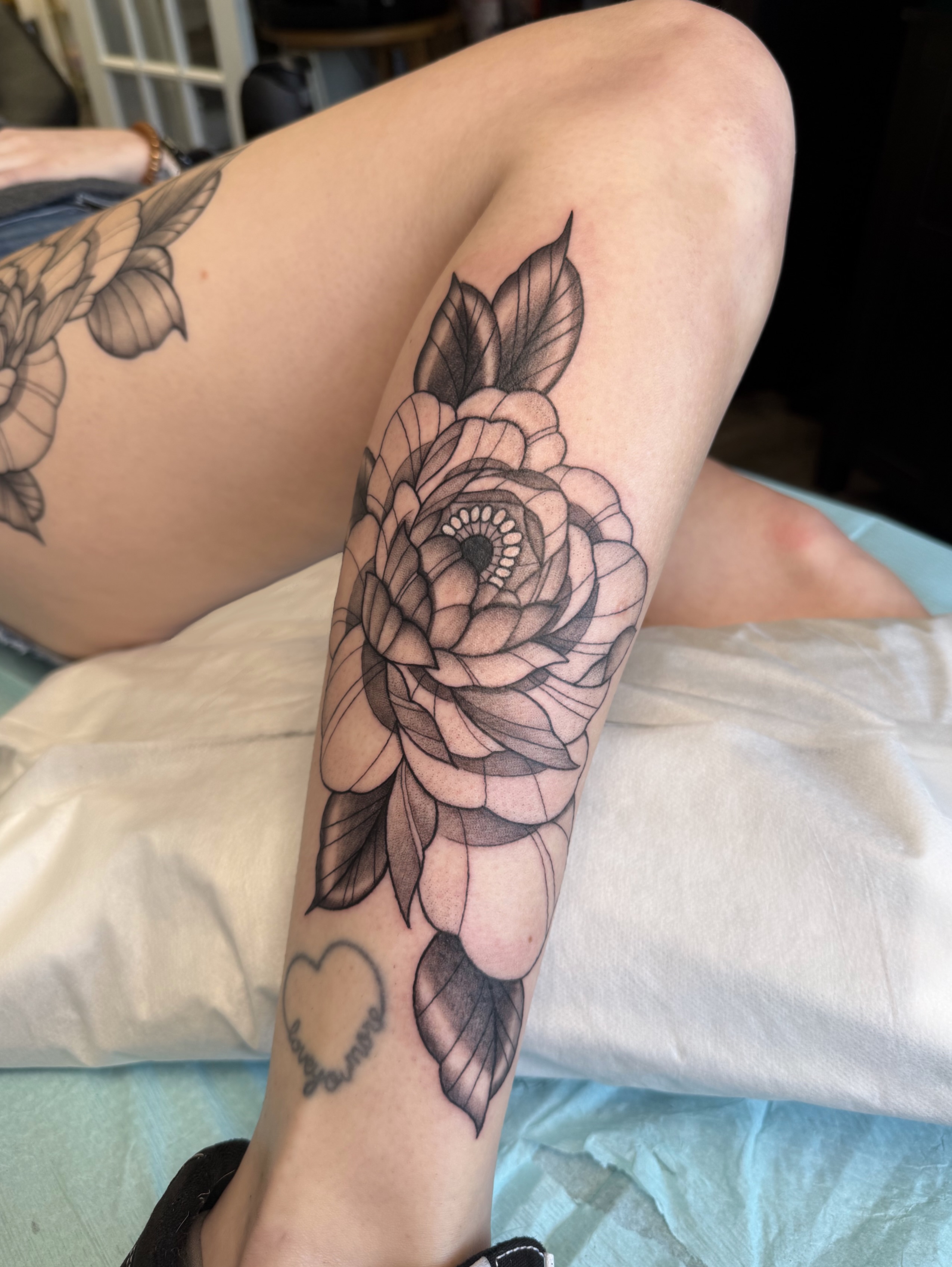Tattoo by @alexxtattoos — black_and_grey