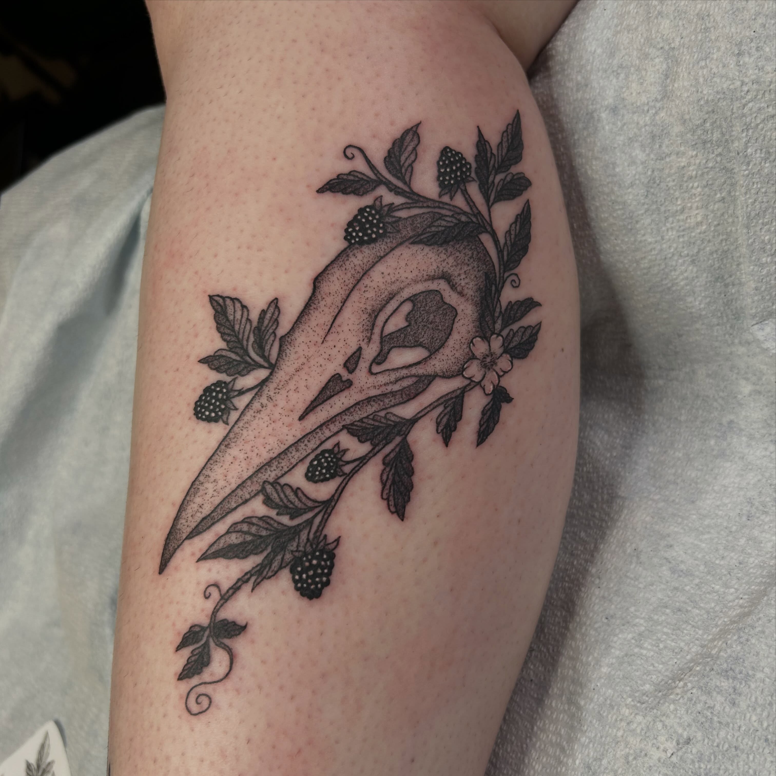 Tattoo by @lisa_inkk — dotwork, black_and_grey