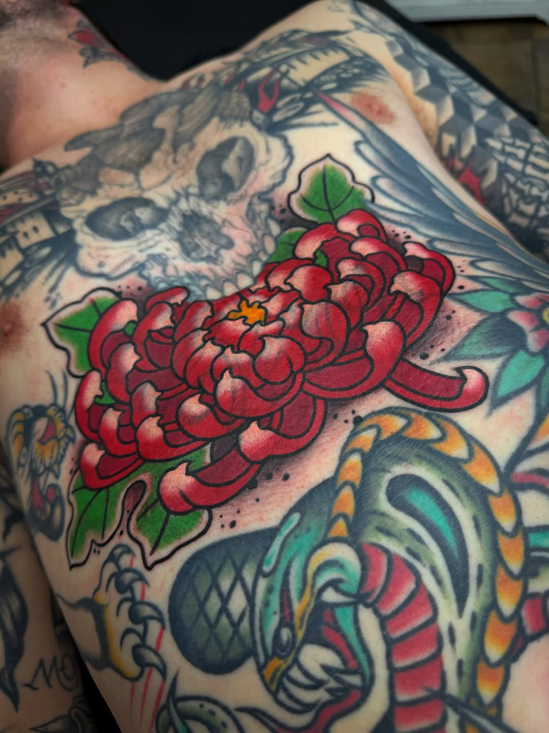 Tattoo by @danielmesenbtt β american_traditional, japanese_irezumi