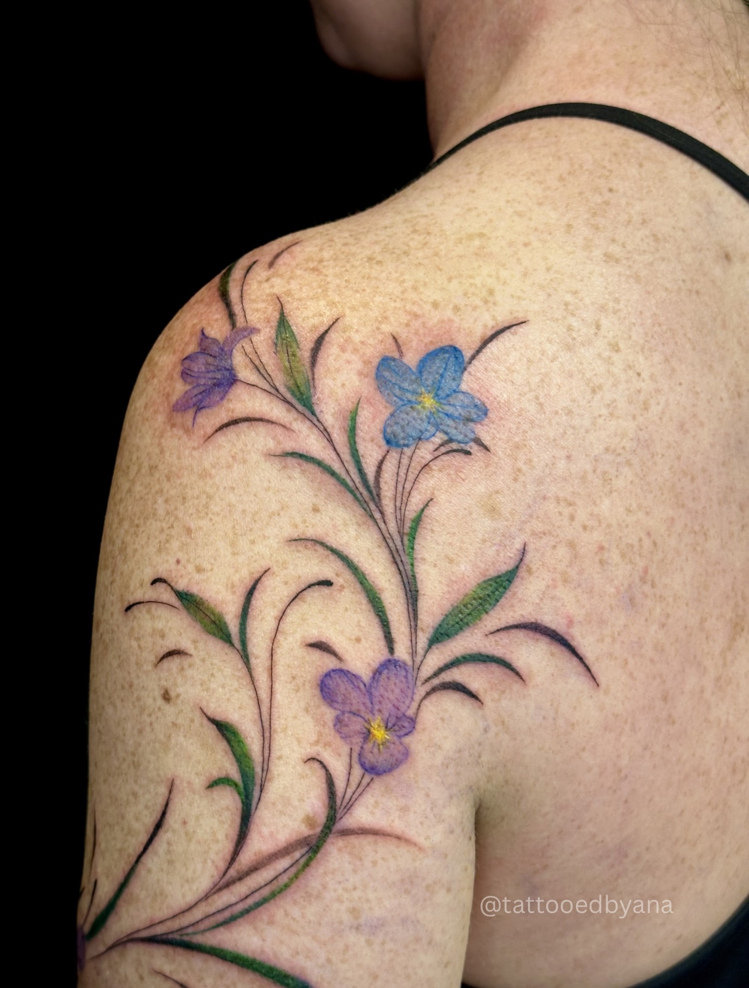Flowers dotwork tattoo on the shoulder by Tattoo artist Denver