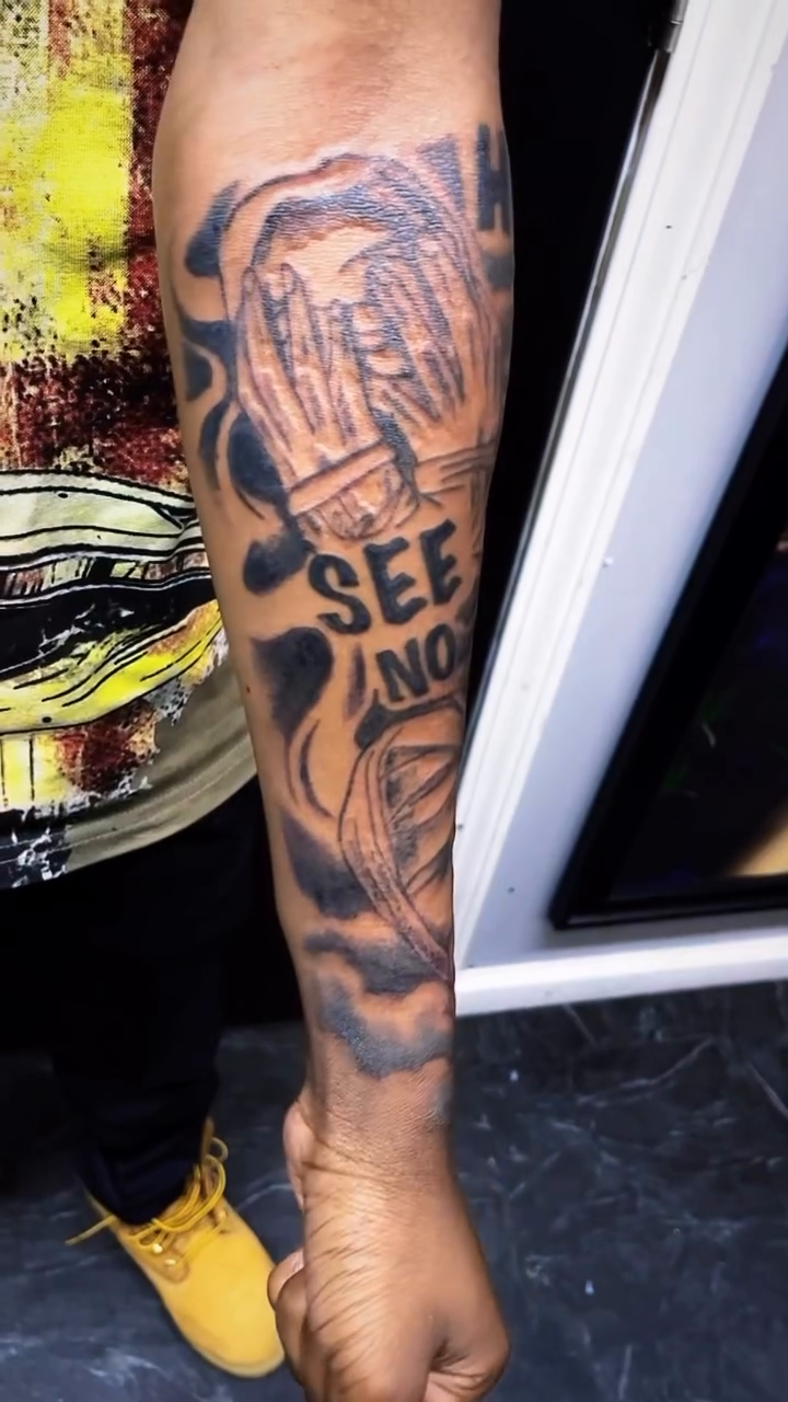 Tattoo by @armanee_ink — black_and_grey, realism