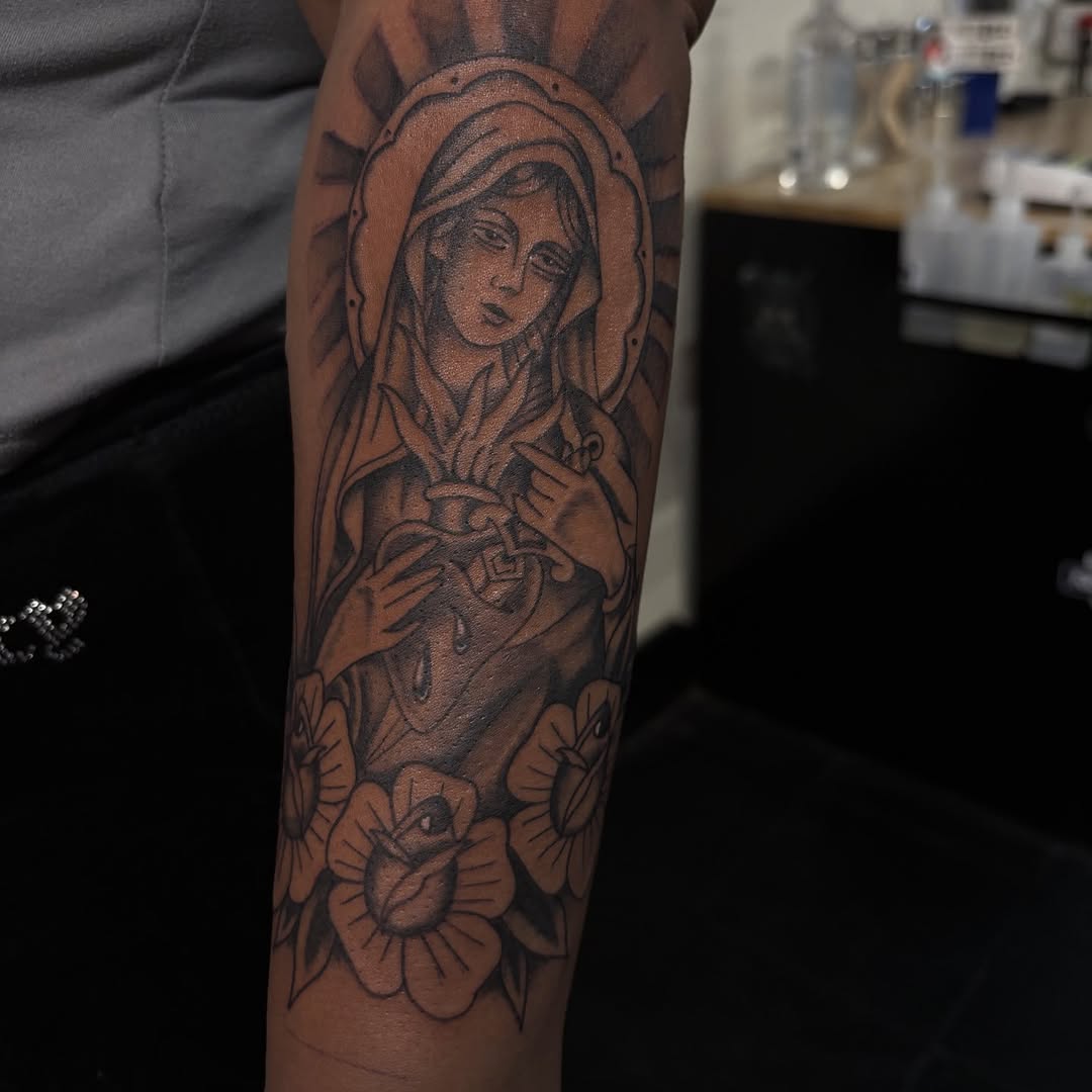 Tattoo by @_mujerdemuerte — american_traditional, black_and_grey
