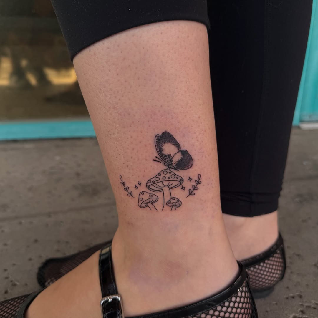 Tattoo by @kennastattys — fine_line, dotwork