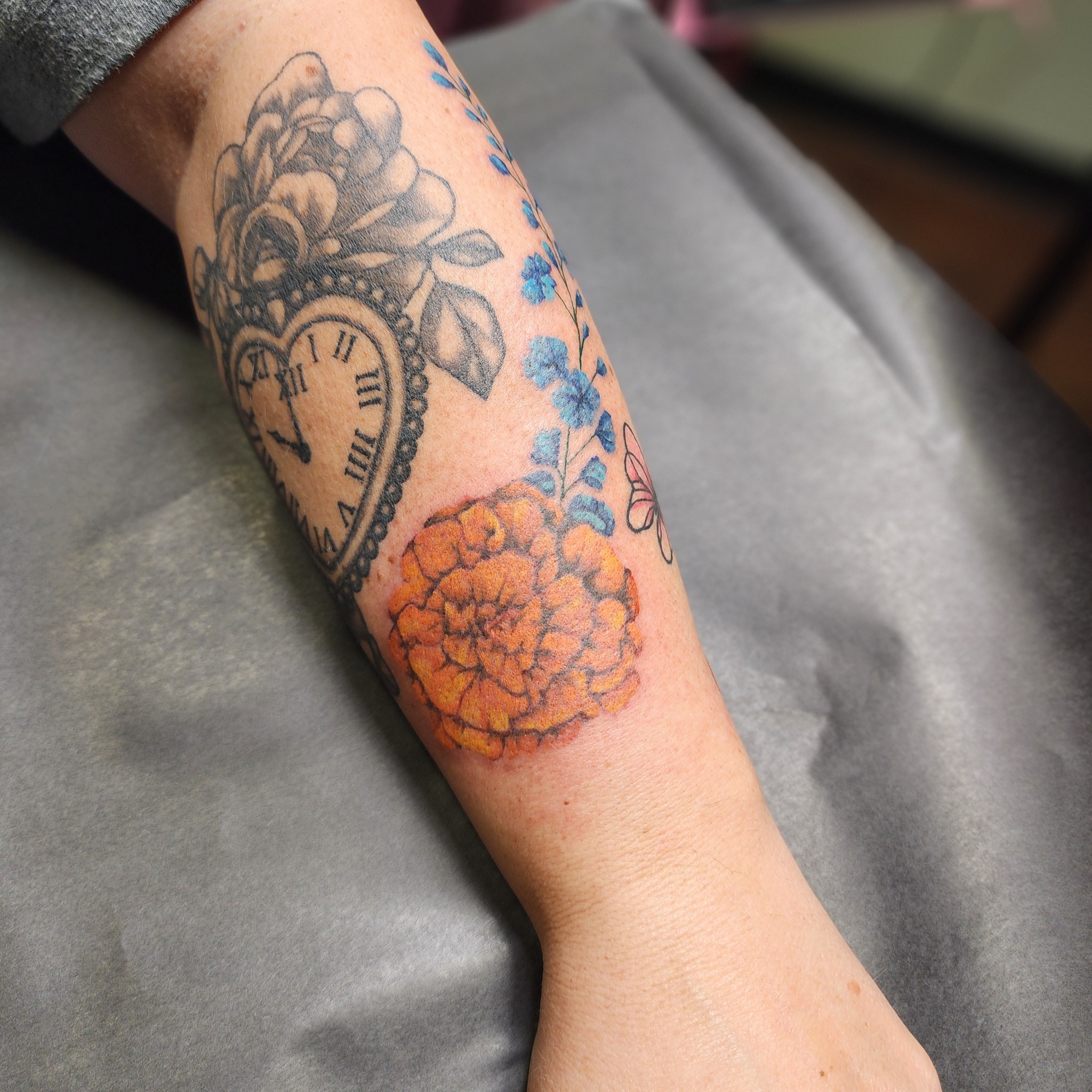 Tattoo by @tattoos_bybutters — american_traditional, dotwork