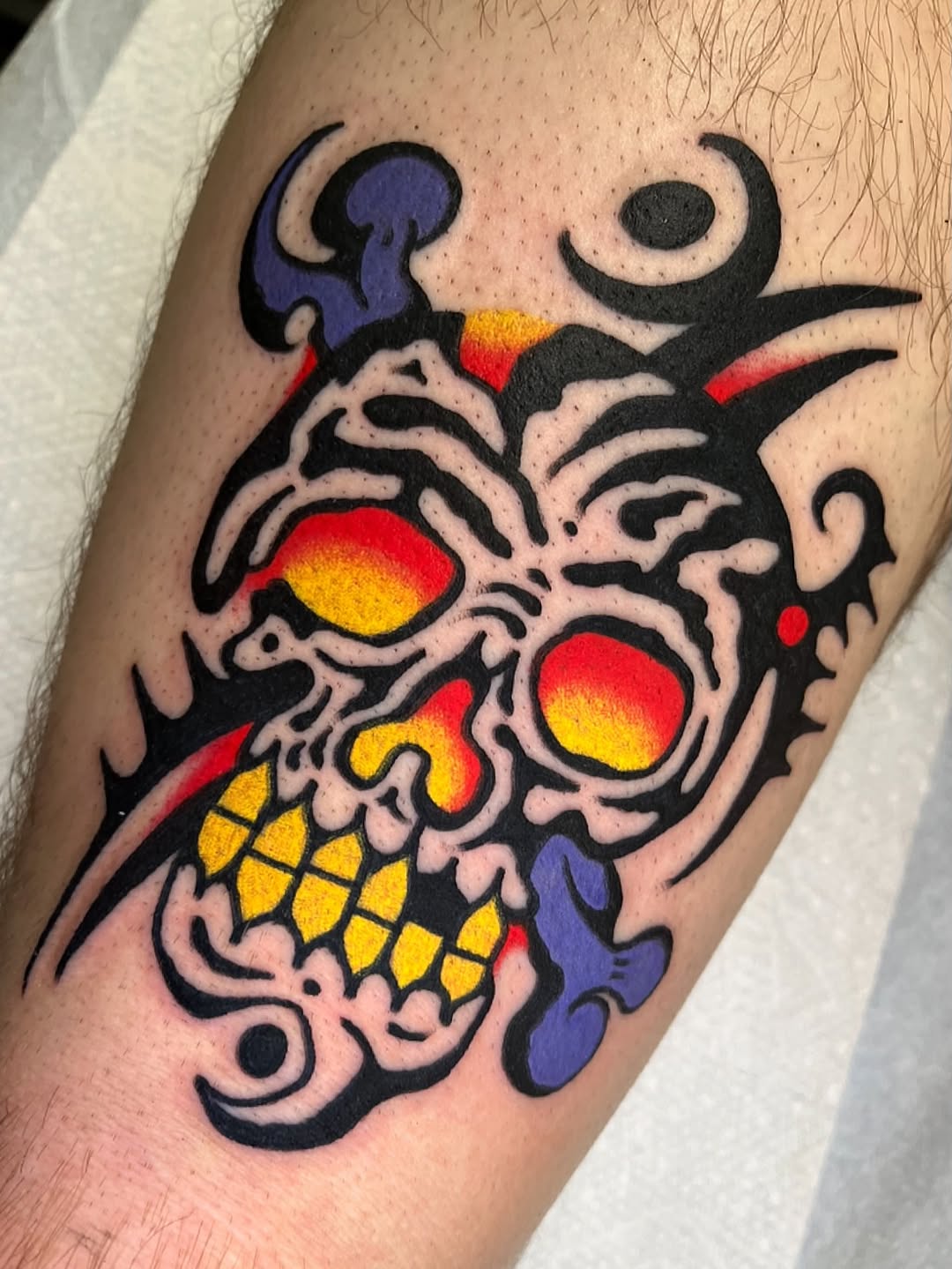 Tattoo by @jonnybearhands — american_traditional