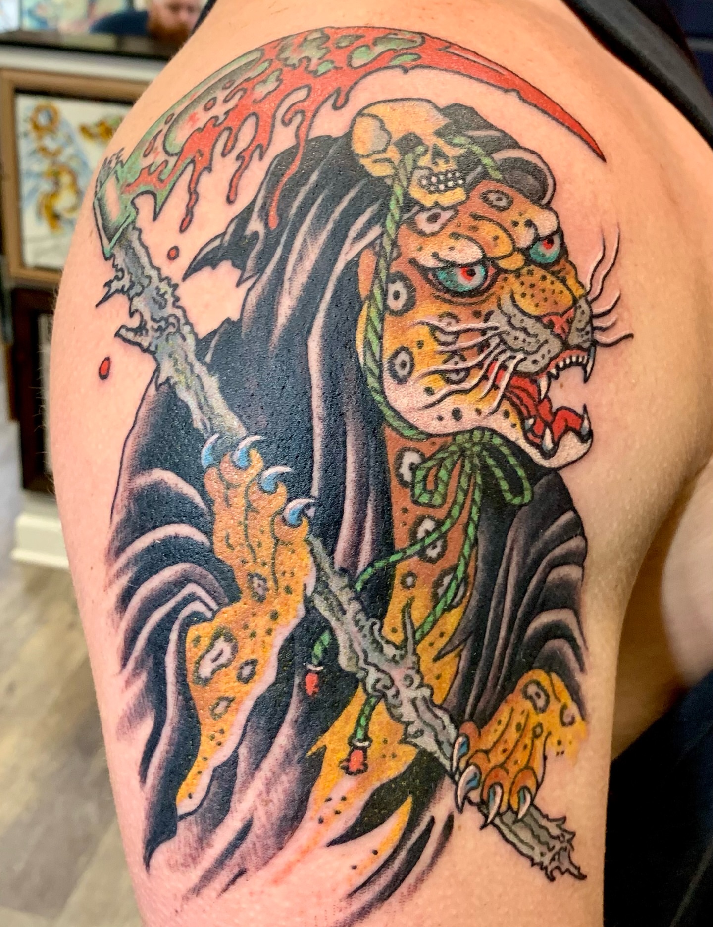 Tattoo by @annettelarulez — neo_traditional, blackwork
