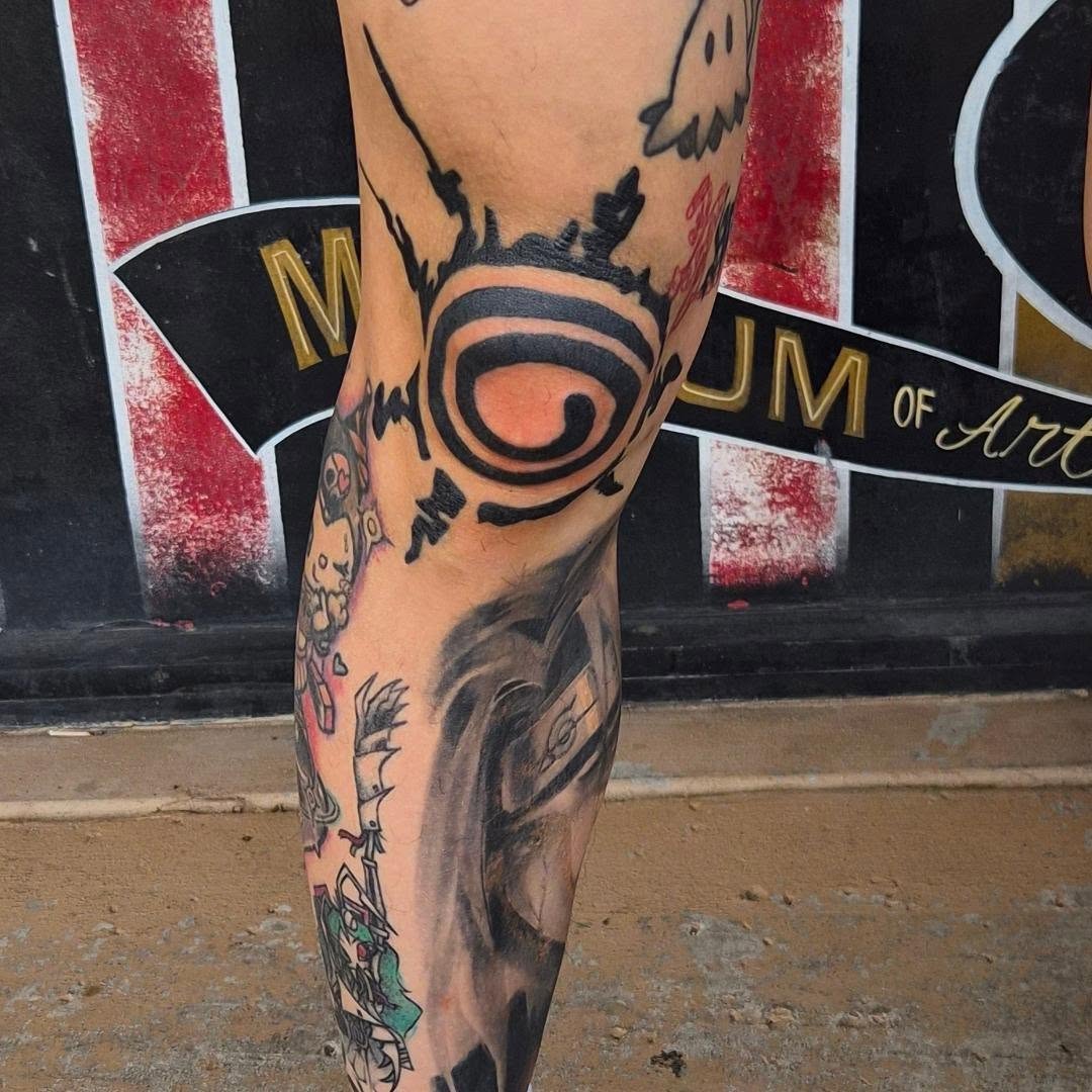 Curved symbol with shading tattoo on the forearm by Cielle