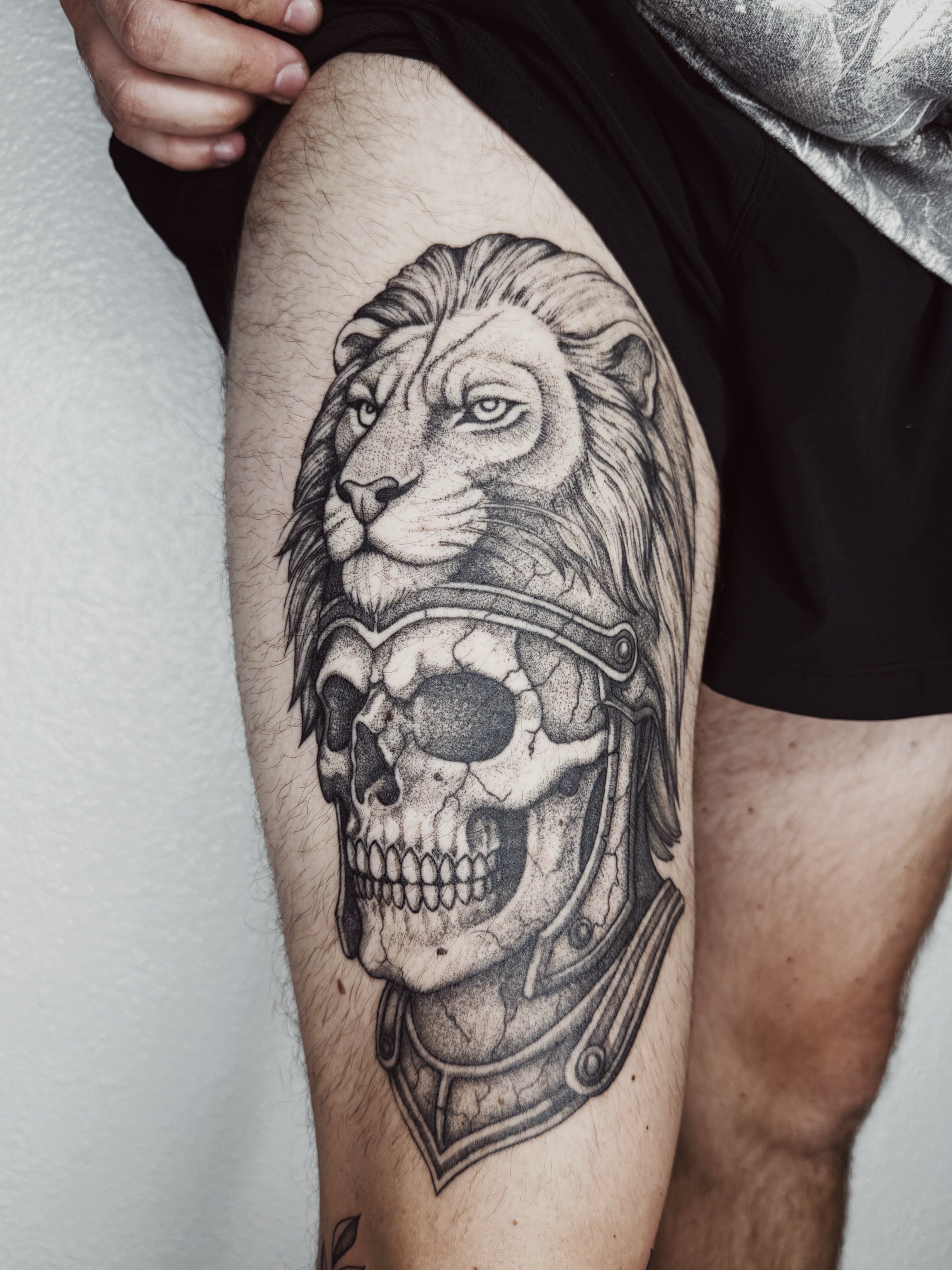 Lion and skull realism tattoo on the thigh by πΉπ°π½πππ΄π½ πΆπ»π΄π½π½, North Logan, Utah