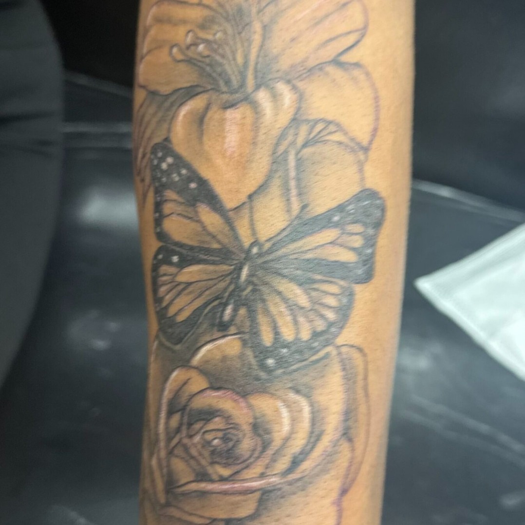 Tattoo by @tit_4_tatz — realism, dotwork