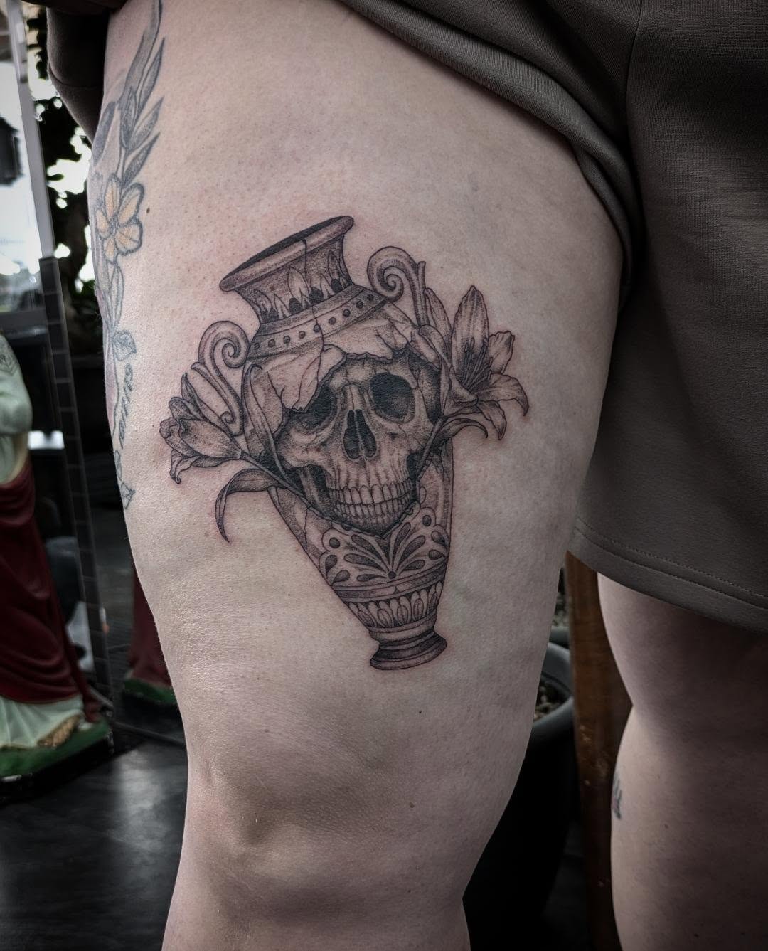 Tattoo by @alizee_tattoo — black_and_grey, realism