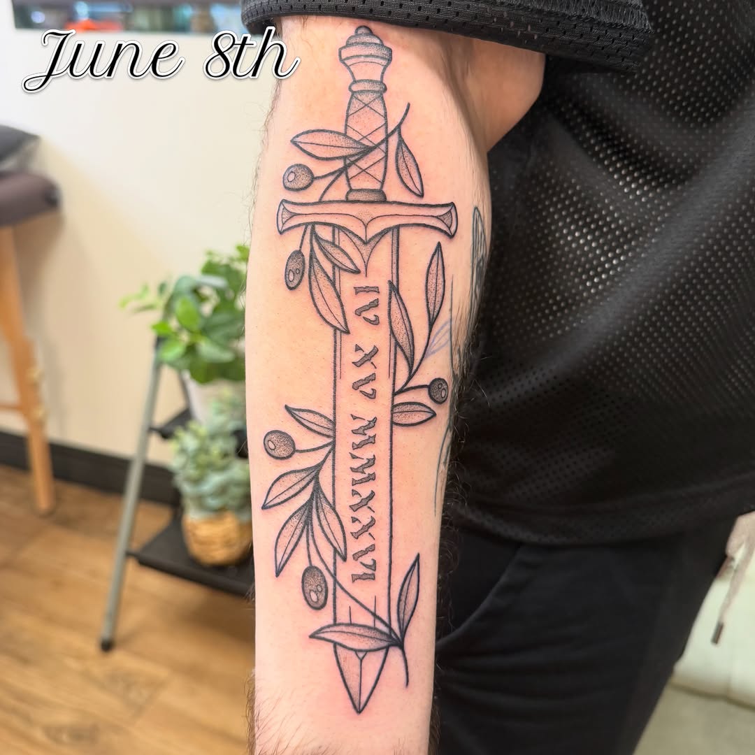 Tattoo by @beltanebeetattoo — black_and_grey