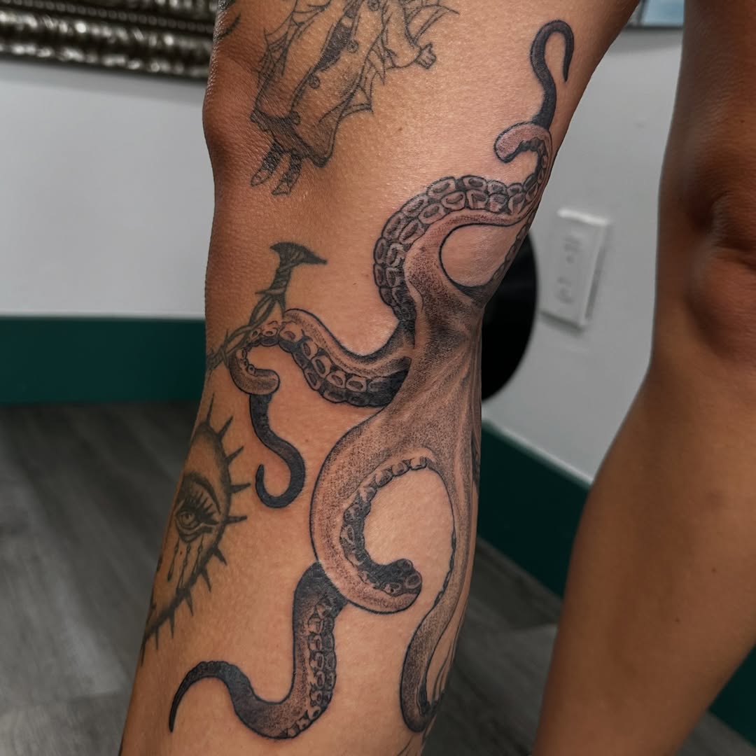 Tattoo by @madfrogs.tattooz β black_and_grey, realism