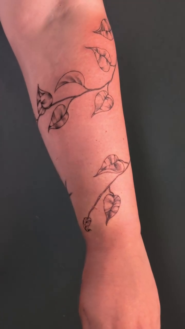 Tattoo by @tattoosbylucyl โ fine_line, minimalist