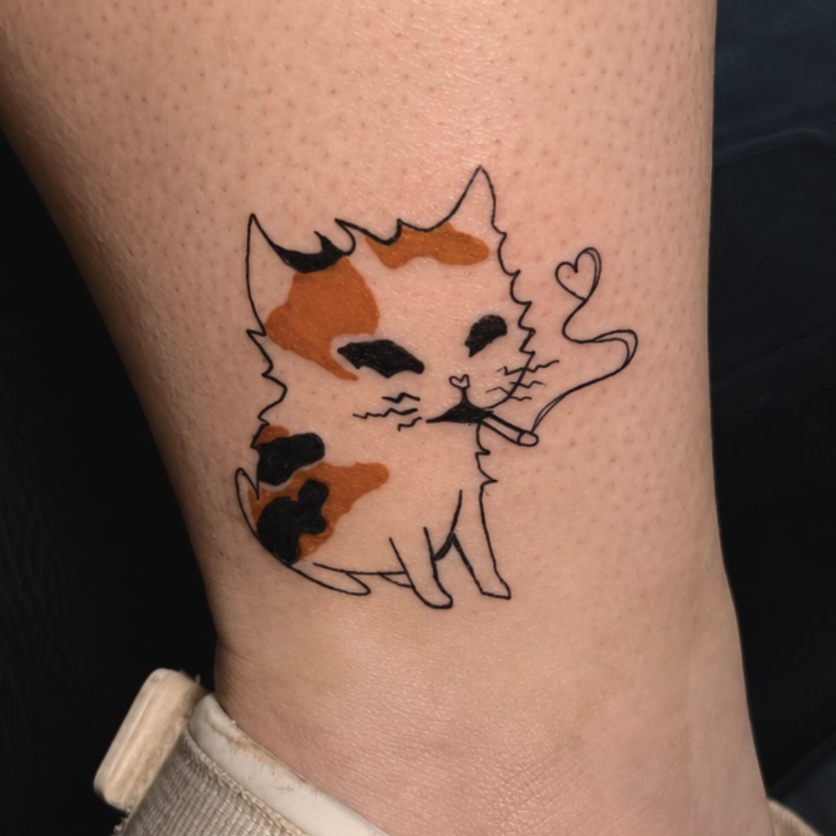 Cat minimalist tattoo on the forearm by rylie :P