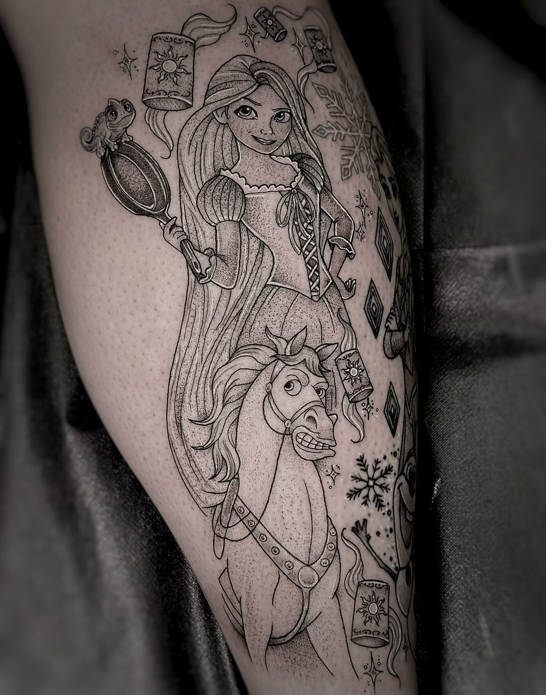 Tattoo by @joanadianetattoos β anime, dotwork
