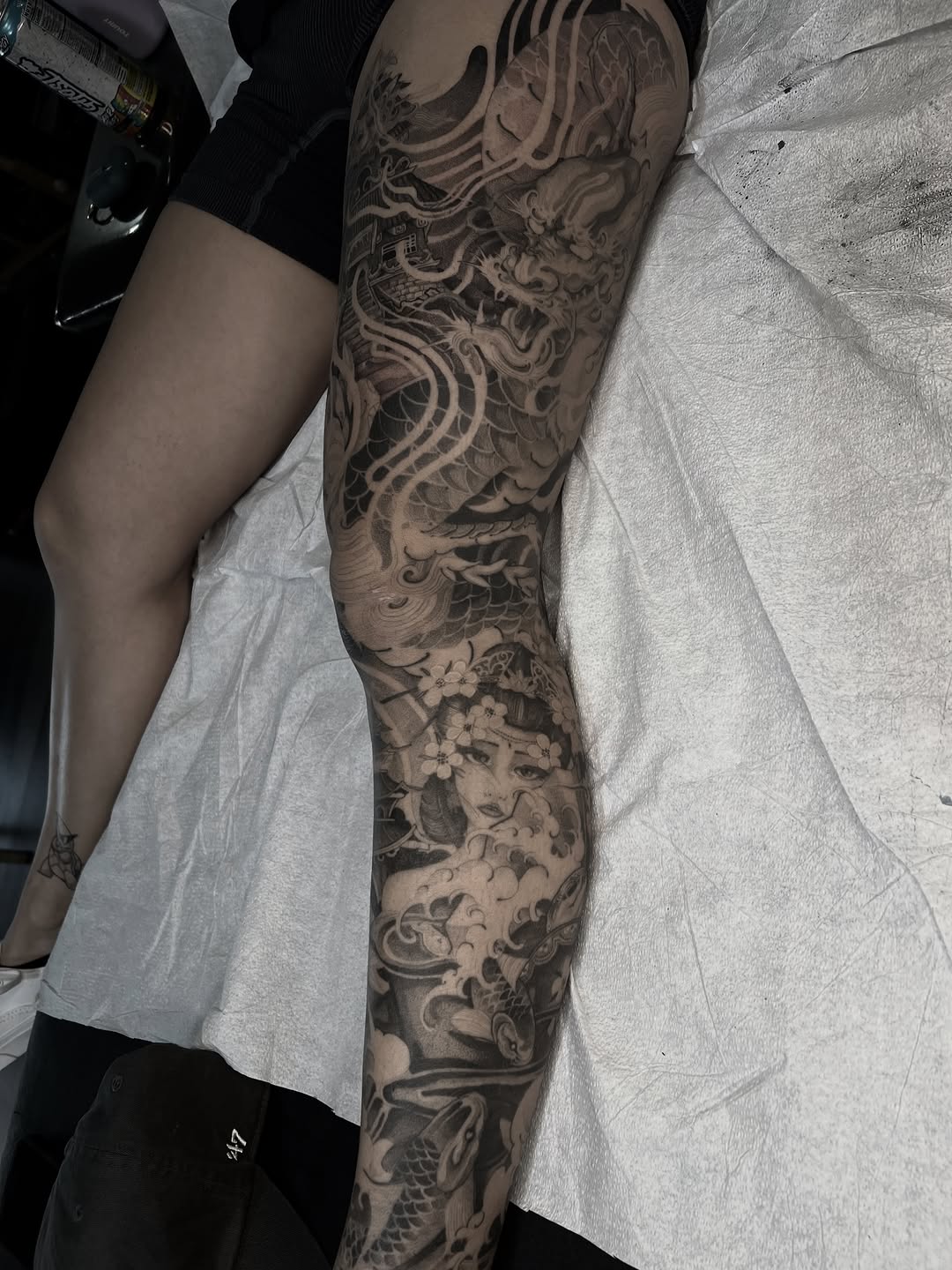 Tattoo by @amorfirme — japanese_irezumi, black_and_grey