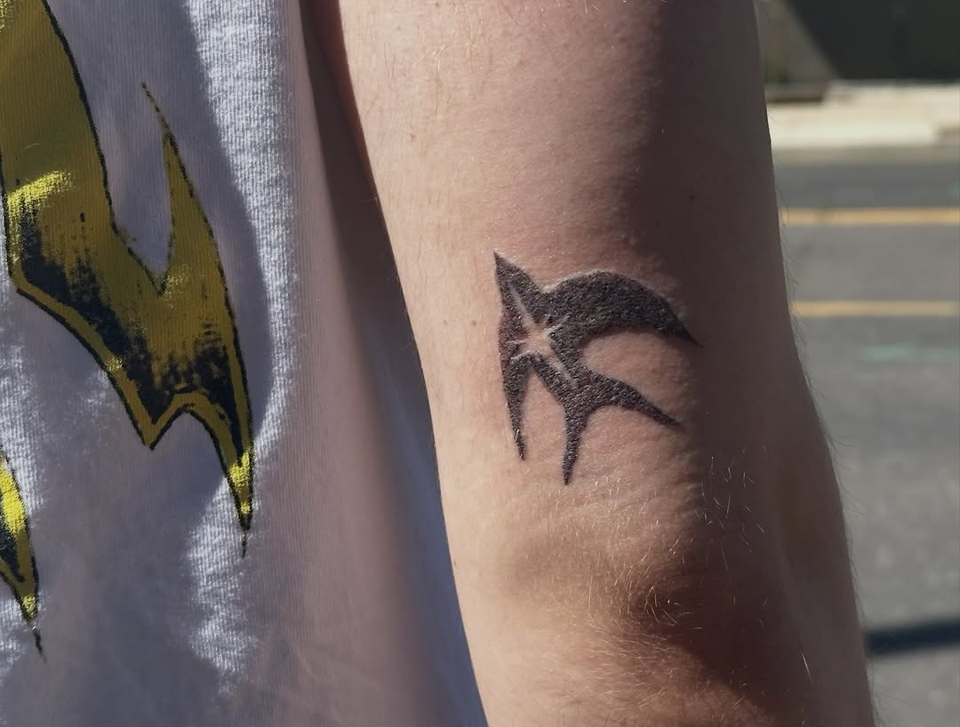 Tattoo by @_vessel_art — blackwork