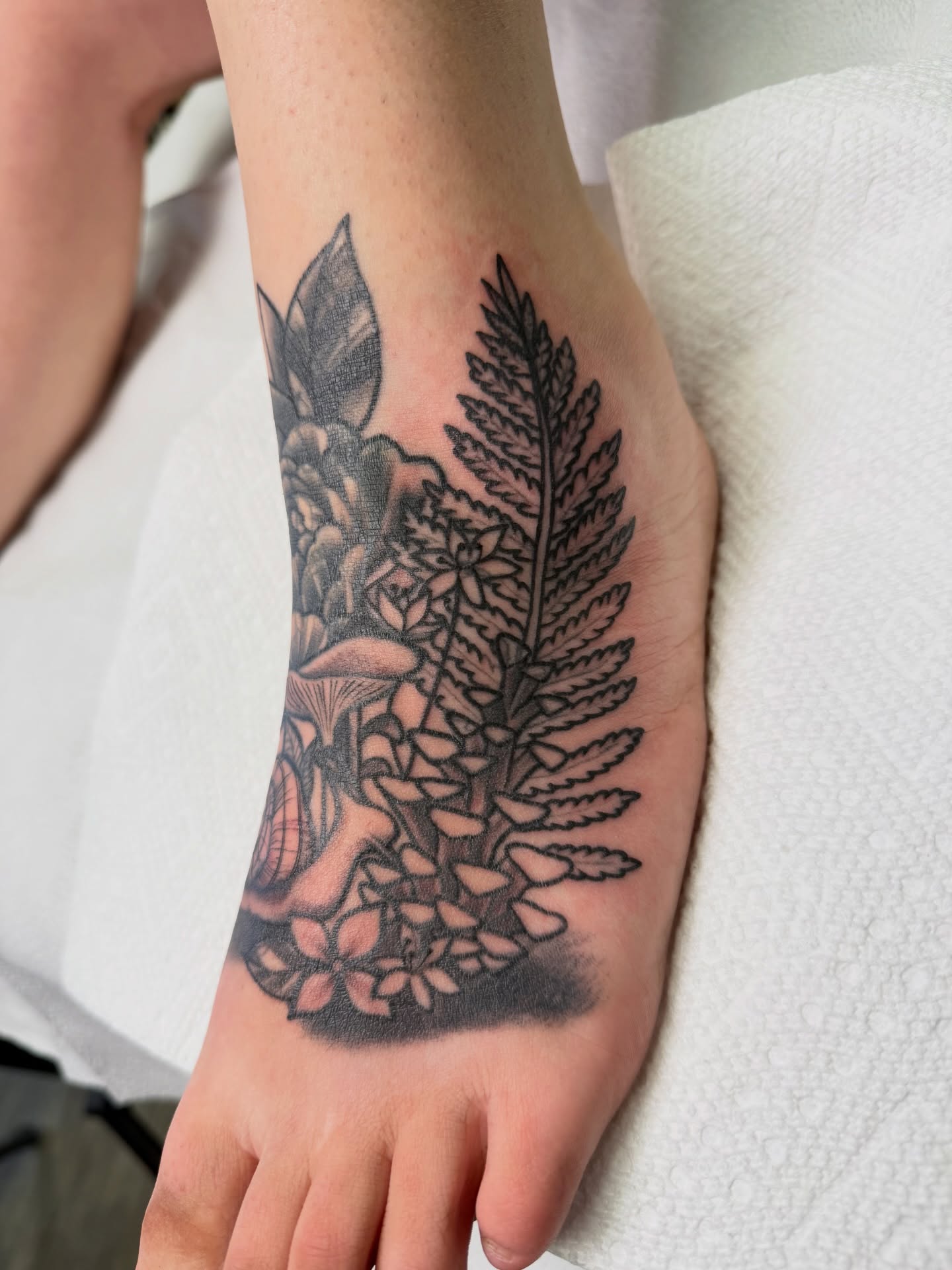 Tattoo by @tyannecherise — black_and_grey