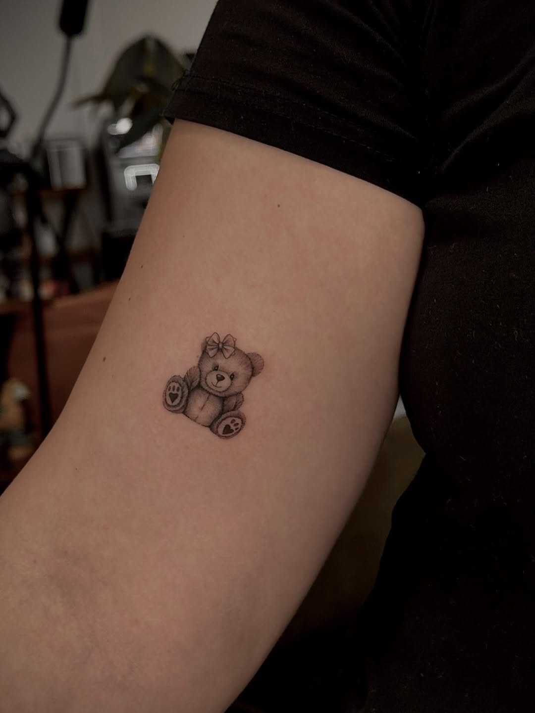 Tattoo by @tattoowithli — realism, fine_line