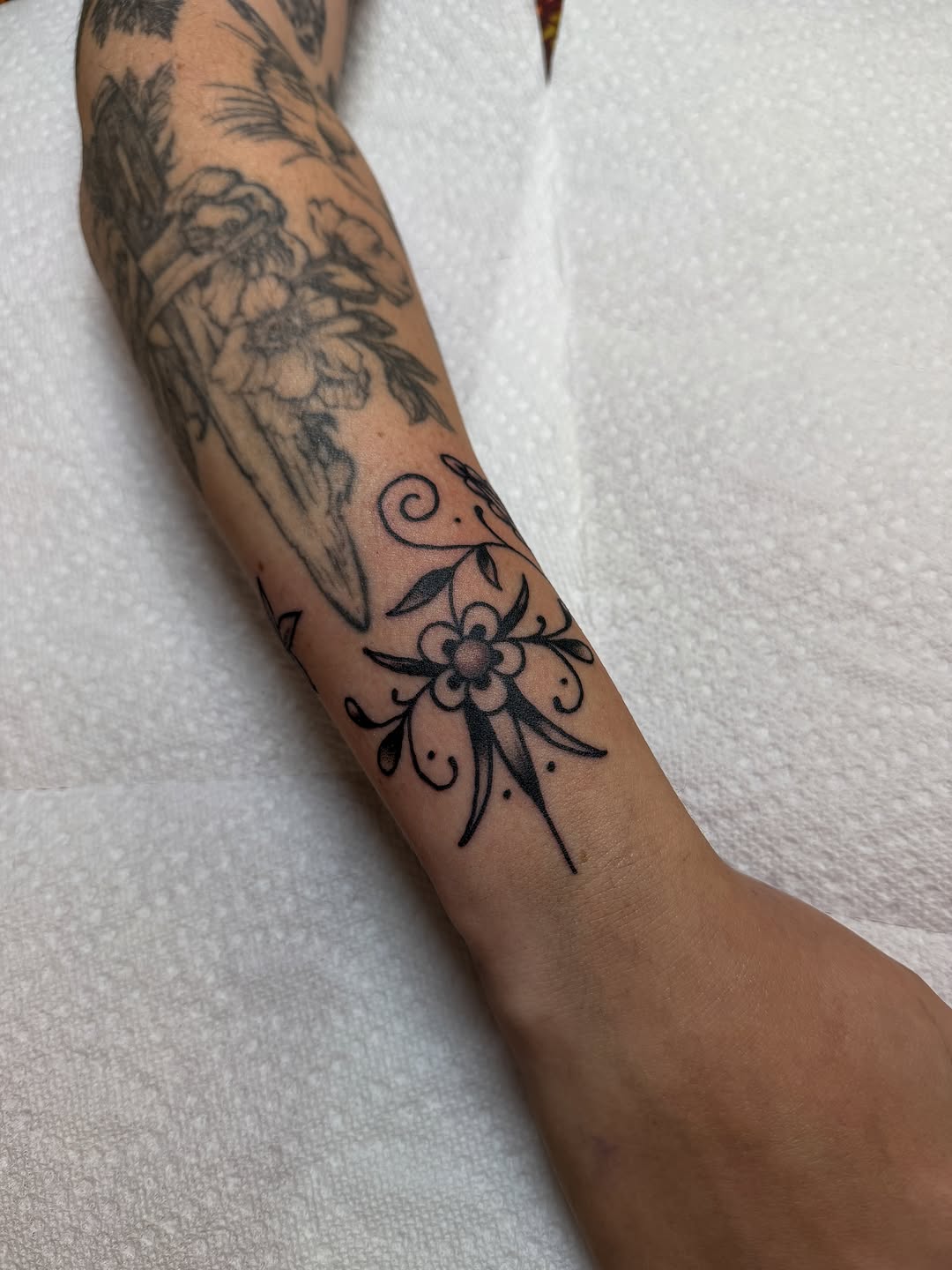 Tattoo by @hannaheddytattoo — fine_line