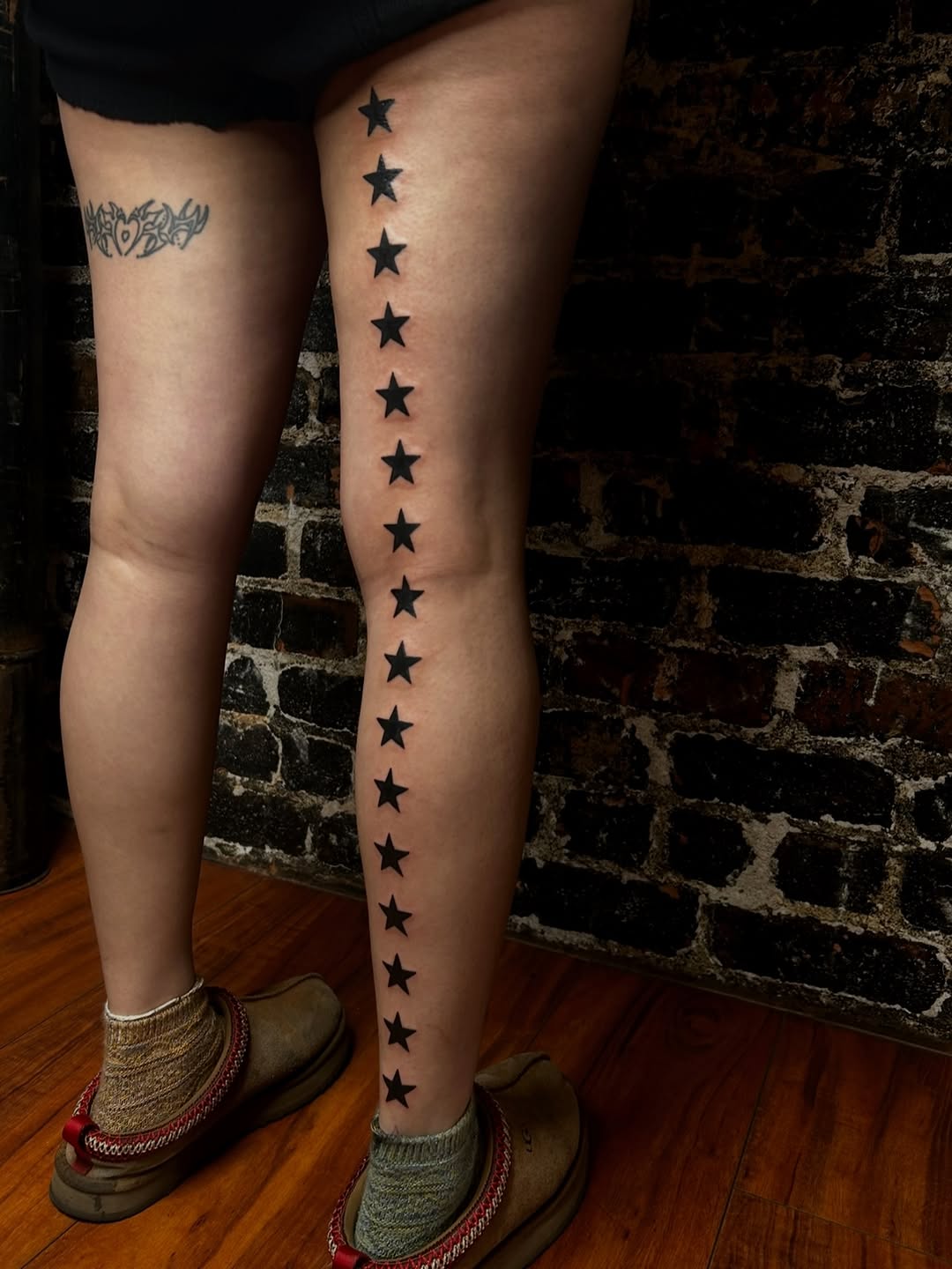 Tattoo by @kikicantdraw โ blackwork