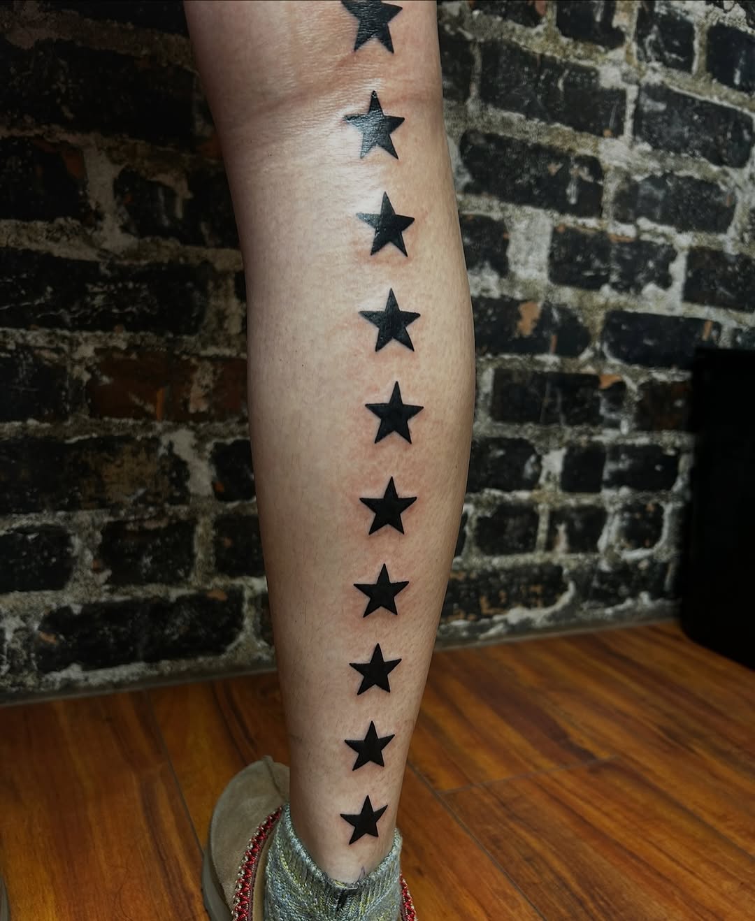Tattoo by @kikicantdraw โ blackwork