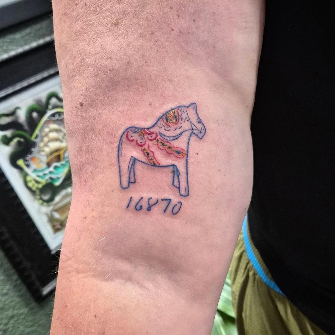 Tattoo by @teresarosetattoos โ dotwork