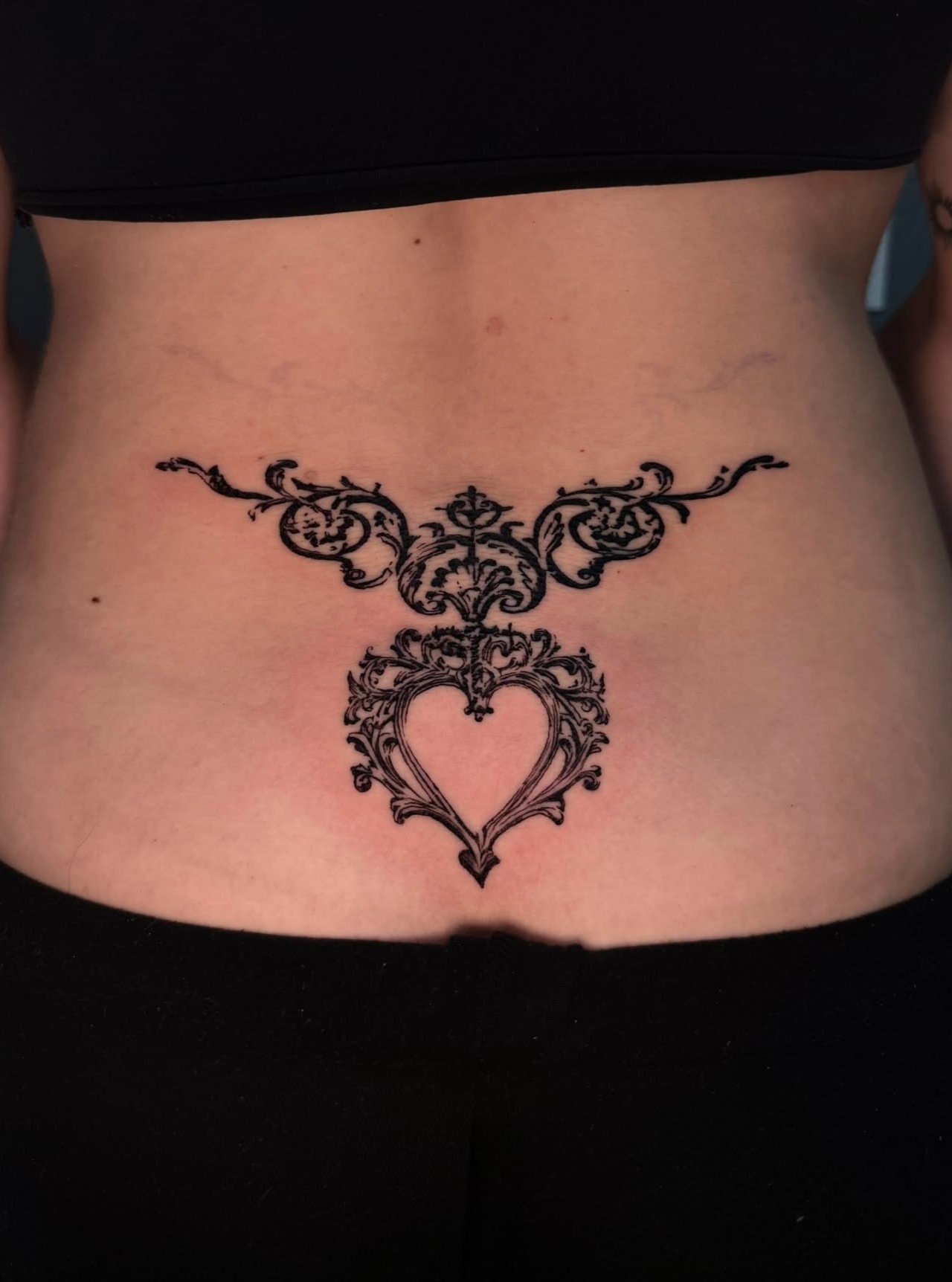 Heart ornamental tattoo on the torso by ༺♡༻ Melia’s Dolls ༺♡༻
