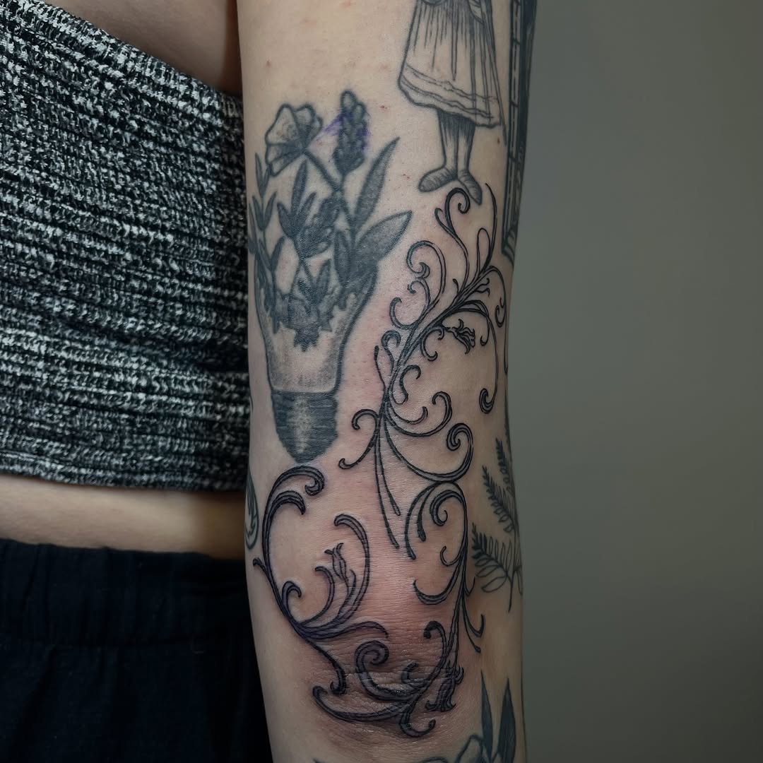 Tattoo by @hannah_ruddell — fine_line, illustrative