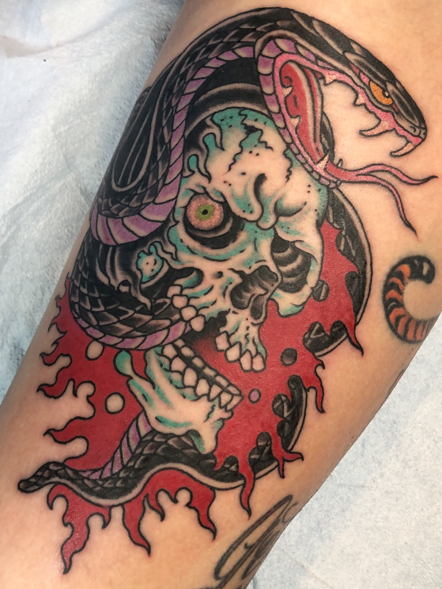 Tattoo by @annettelarulez — american_traditional, neo_traditional