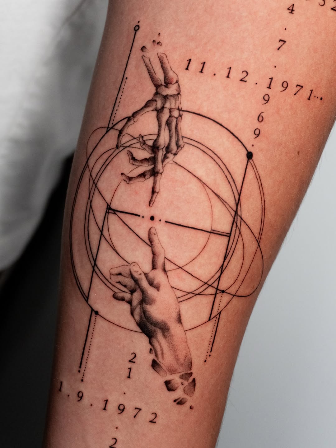 Tattoo by @moitattoo — black_and_grey, geometric