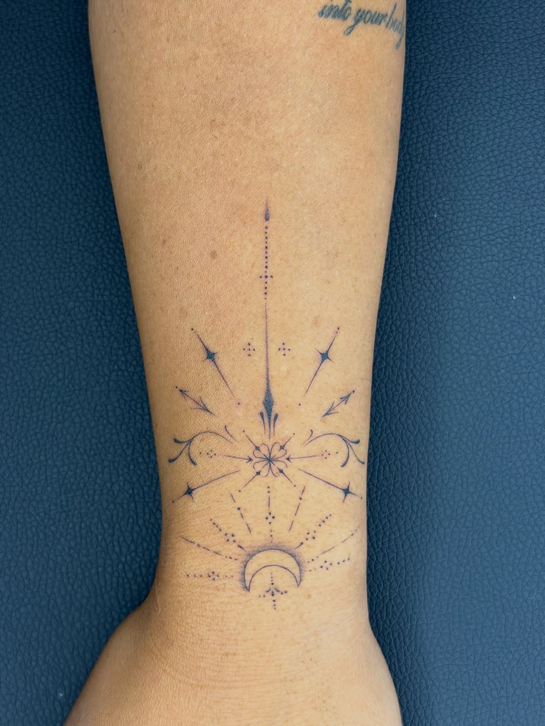Tattoo by @tesnusa — fine_line, geometric