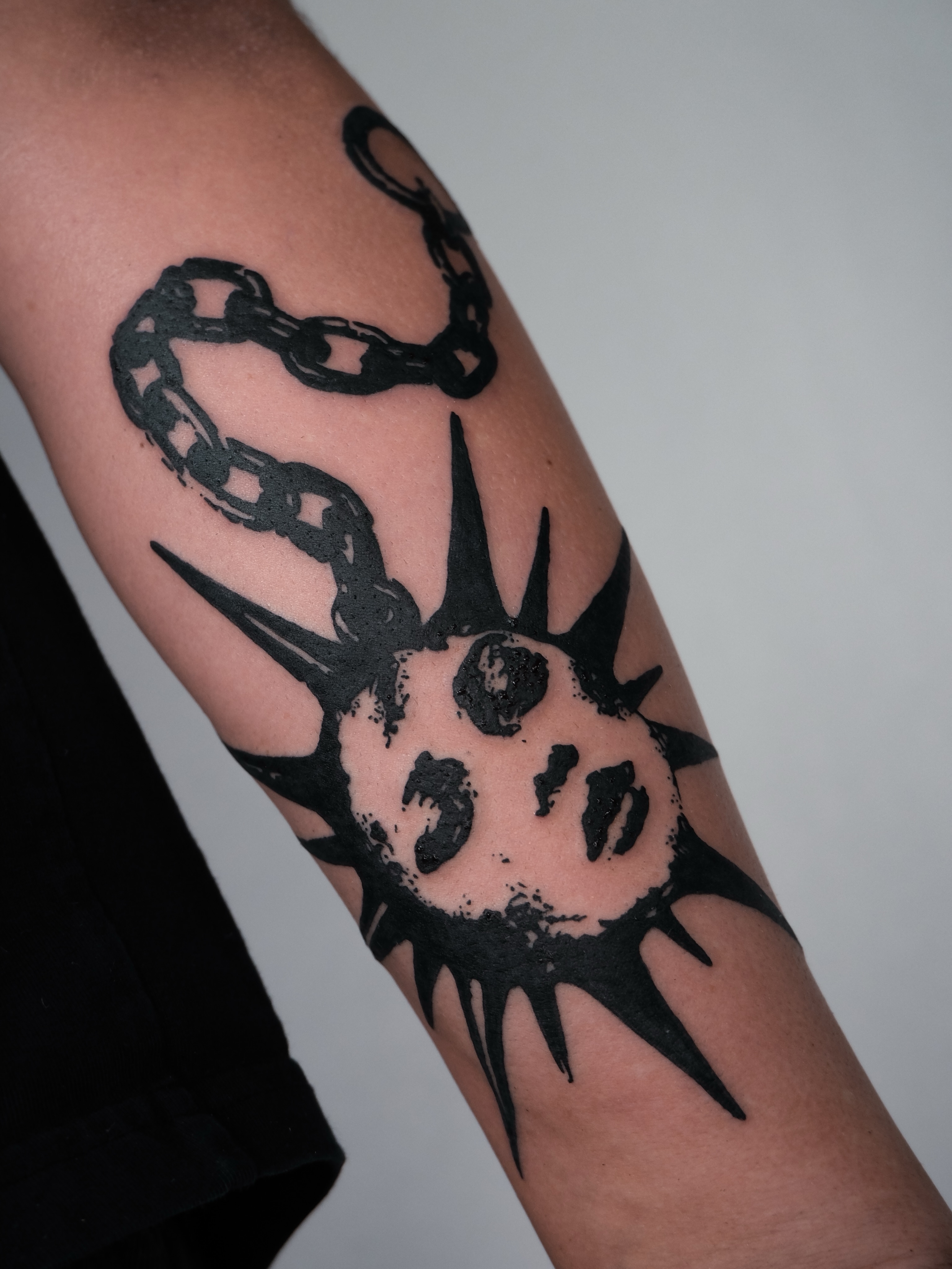 Tattoo by @quentin_tattoorino — black_and_grey