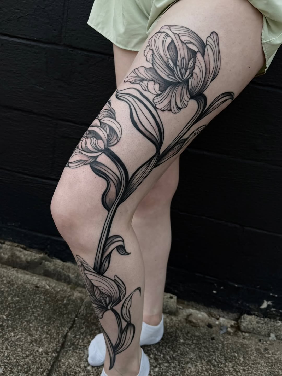 Tattoo by @emmydoestattoos โ black_and_grey, fine_line