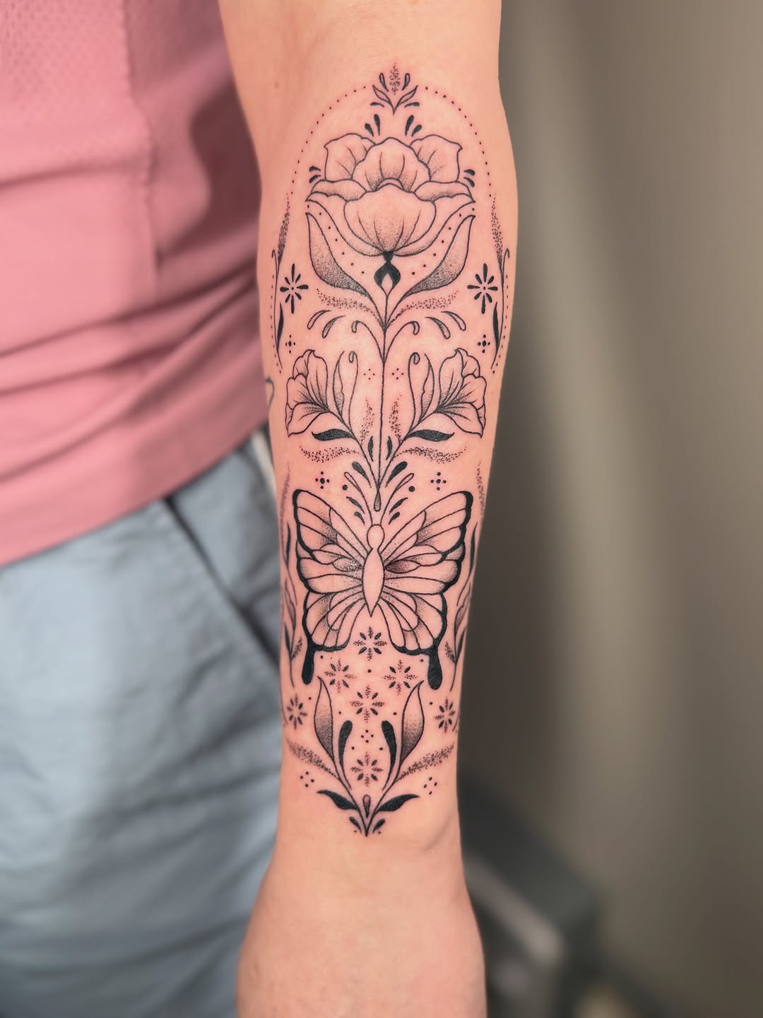 Tattoo by @blackopalinktattoos โ fine_line, dotwork