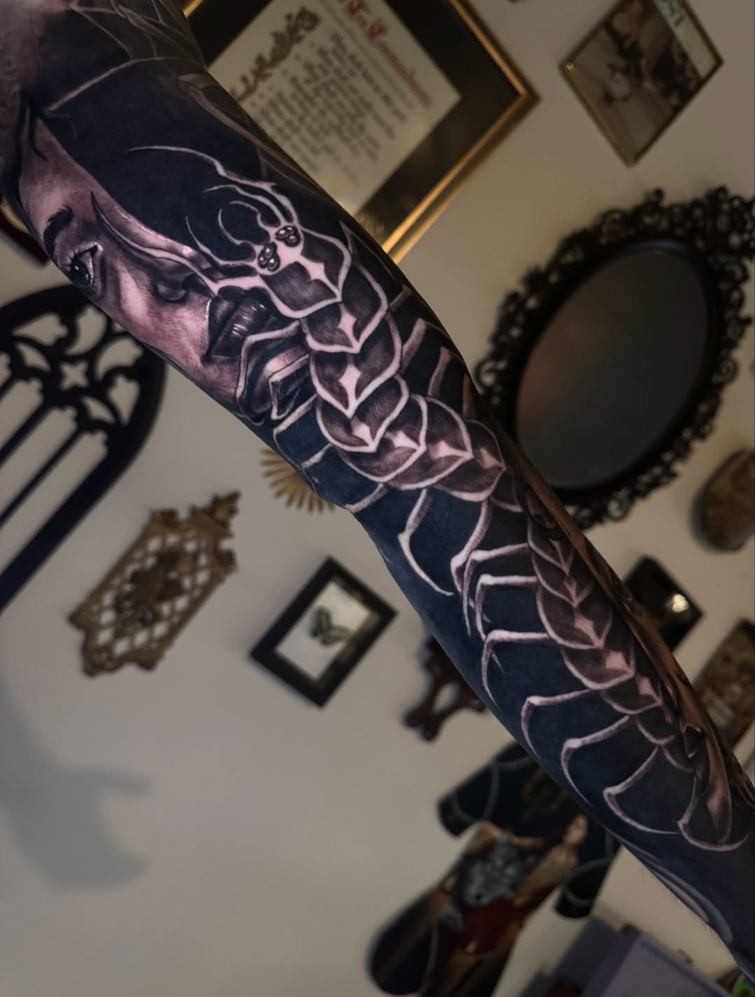 Face and armor realism tattoo on the forearm by Mags🗡️