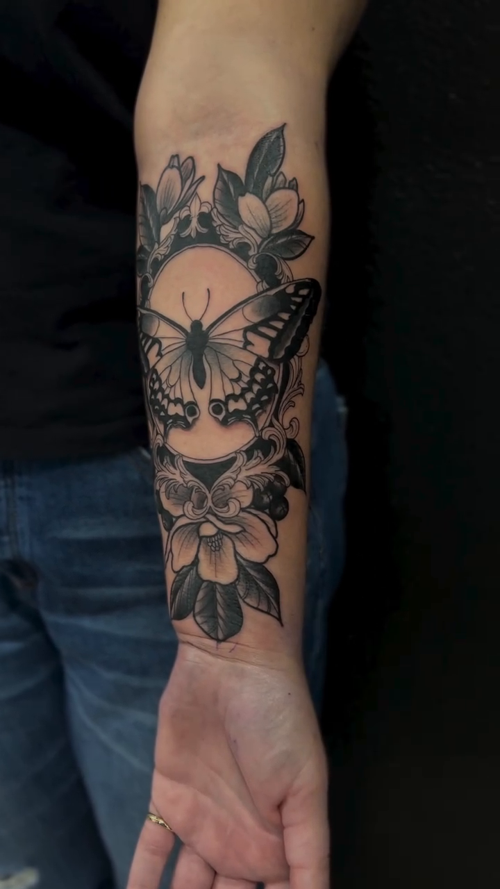 Tattoo by @h.gonzalez_tattoos — black_and_grey, realism