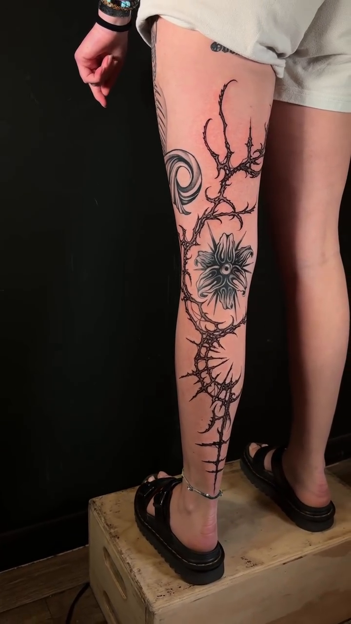 Tattoo by @anniemesstattoo — black_and_grey, dark_realism