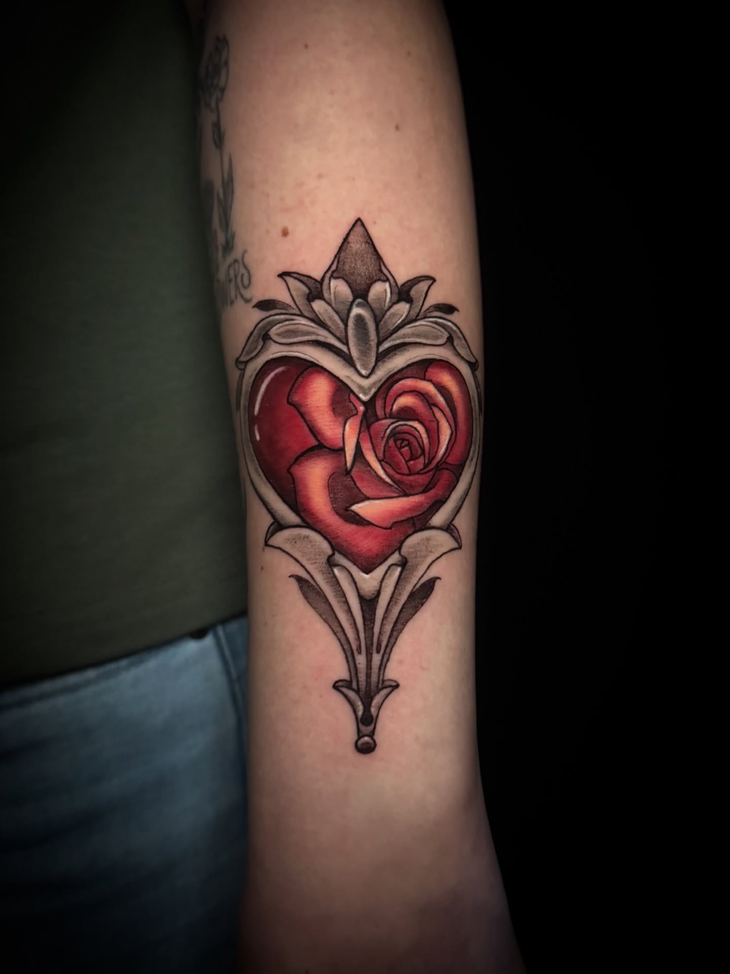 Heart with rose neo-traditional tattoo on the forearm by M A D I E I N S P A N I E R π¦ tattoos