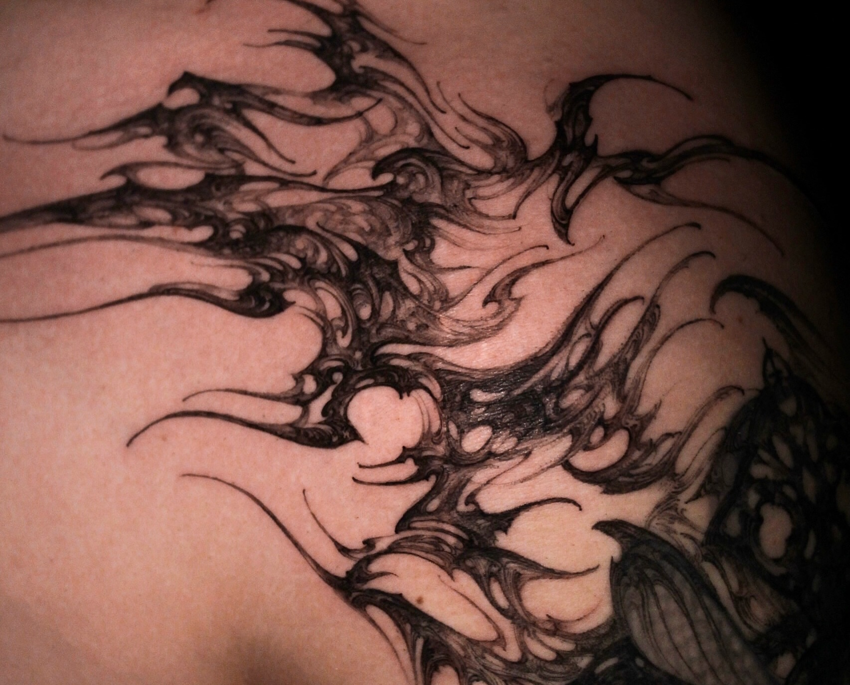 Tattoo by @hynngloomy — black_and_grey