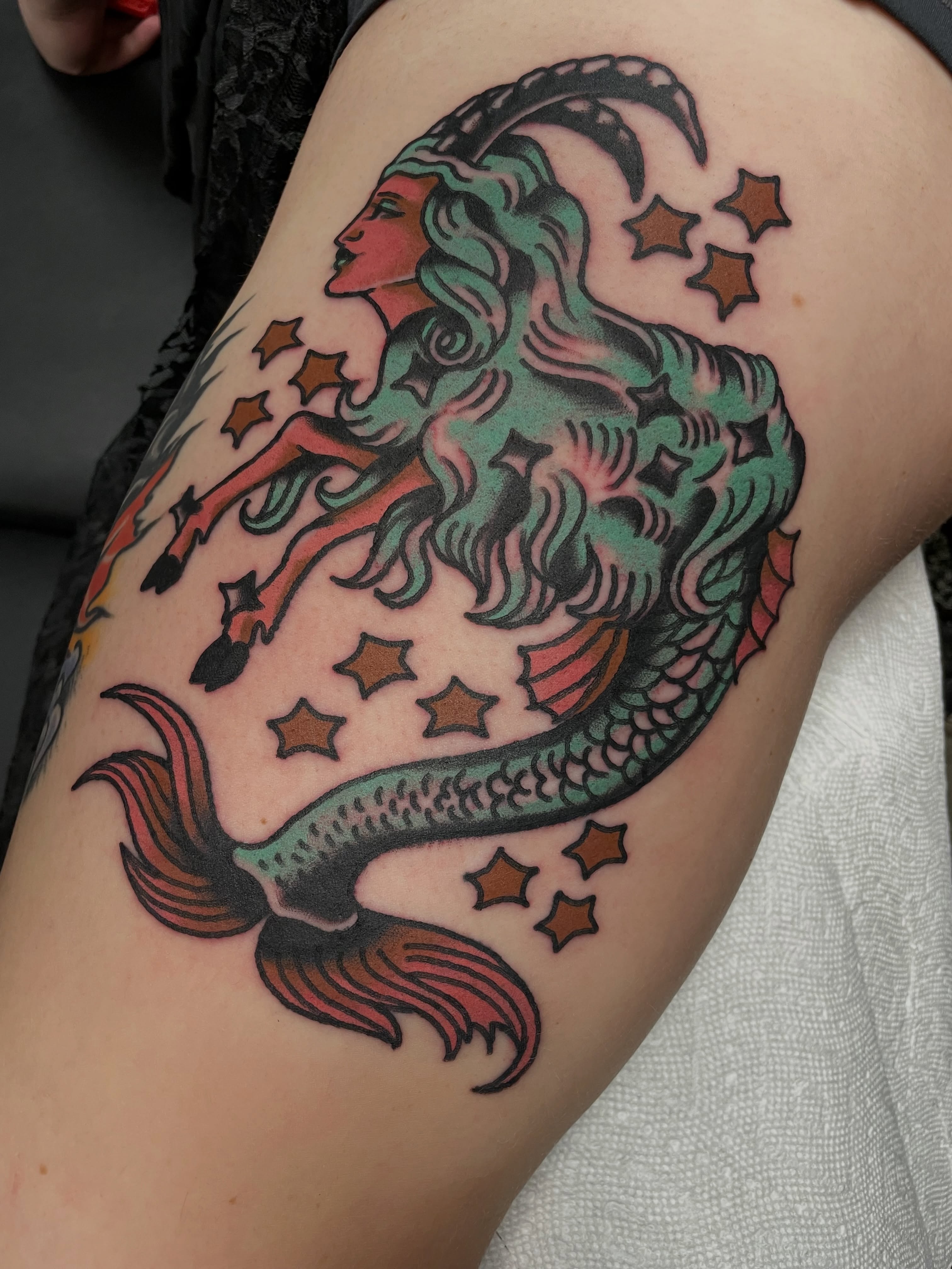Mermaid American traditional tattoo on the thigh by @pizzabref