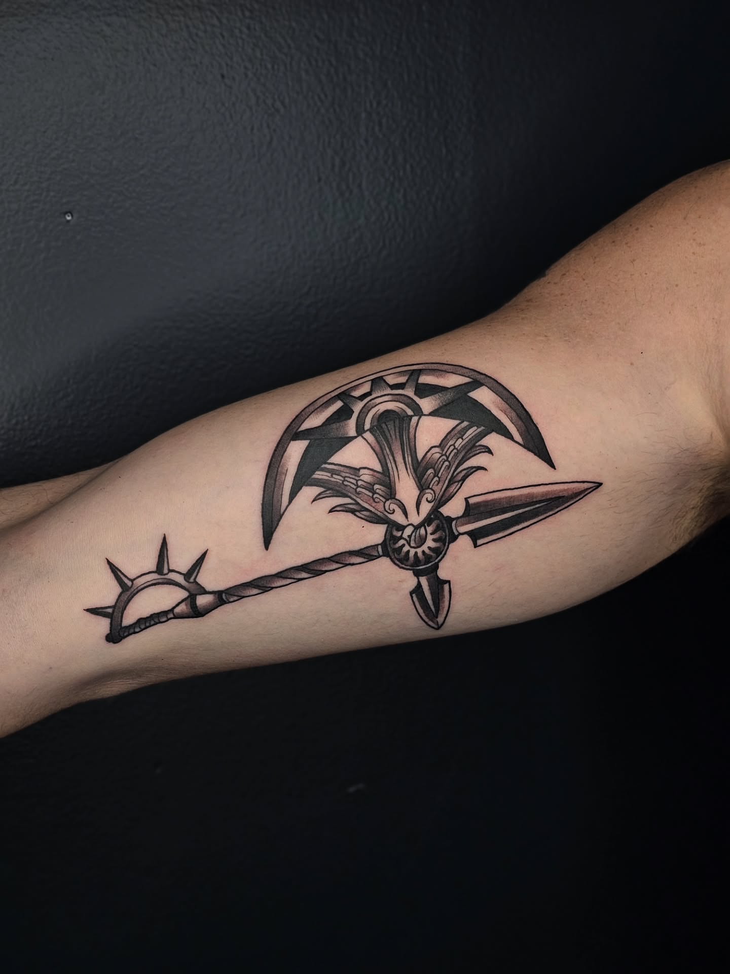 Tattoo by @alexalachutatattoos — black_and_grey