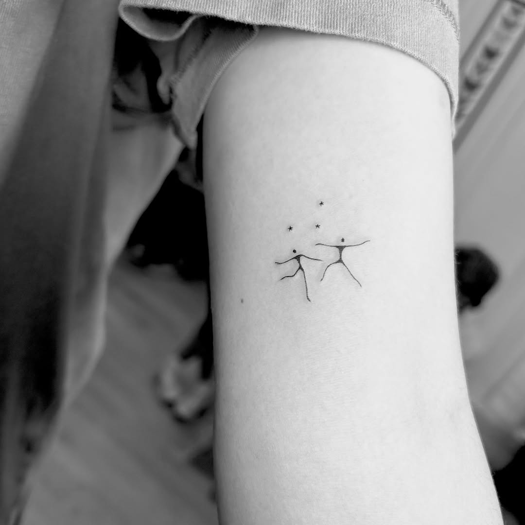 Tattoo by @littleinkliv — fine_line, minimalist