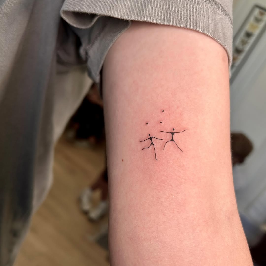 Tattoo by @littleinkliv — fine_line, minimalist