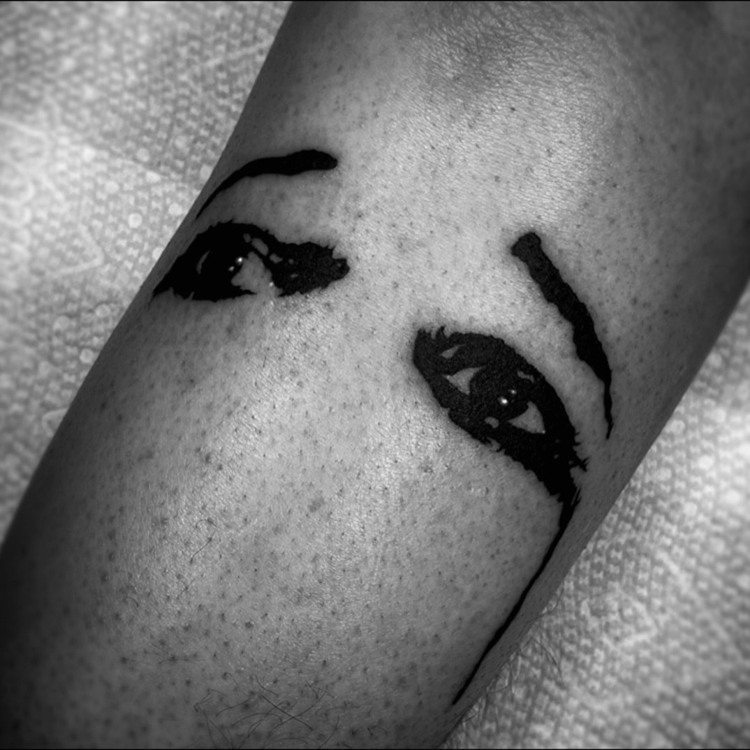 Eyes black and grey tattoo on the forearm by ᴄʀᴇɪɢʜᴛᴏɴ ᴇᴍʀɪᴄᴋ ᴛᴀᴛᴛᴏᴏꜱ ᴀɴᴅ ᴀʀᴛ