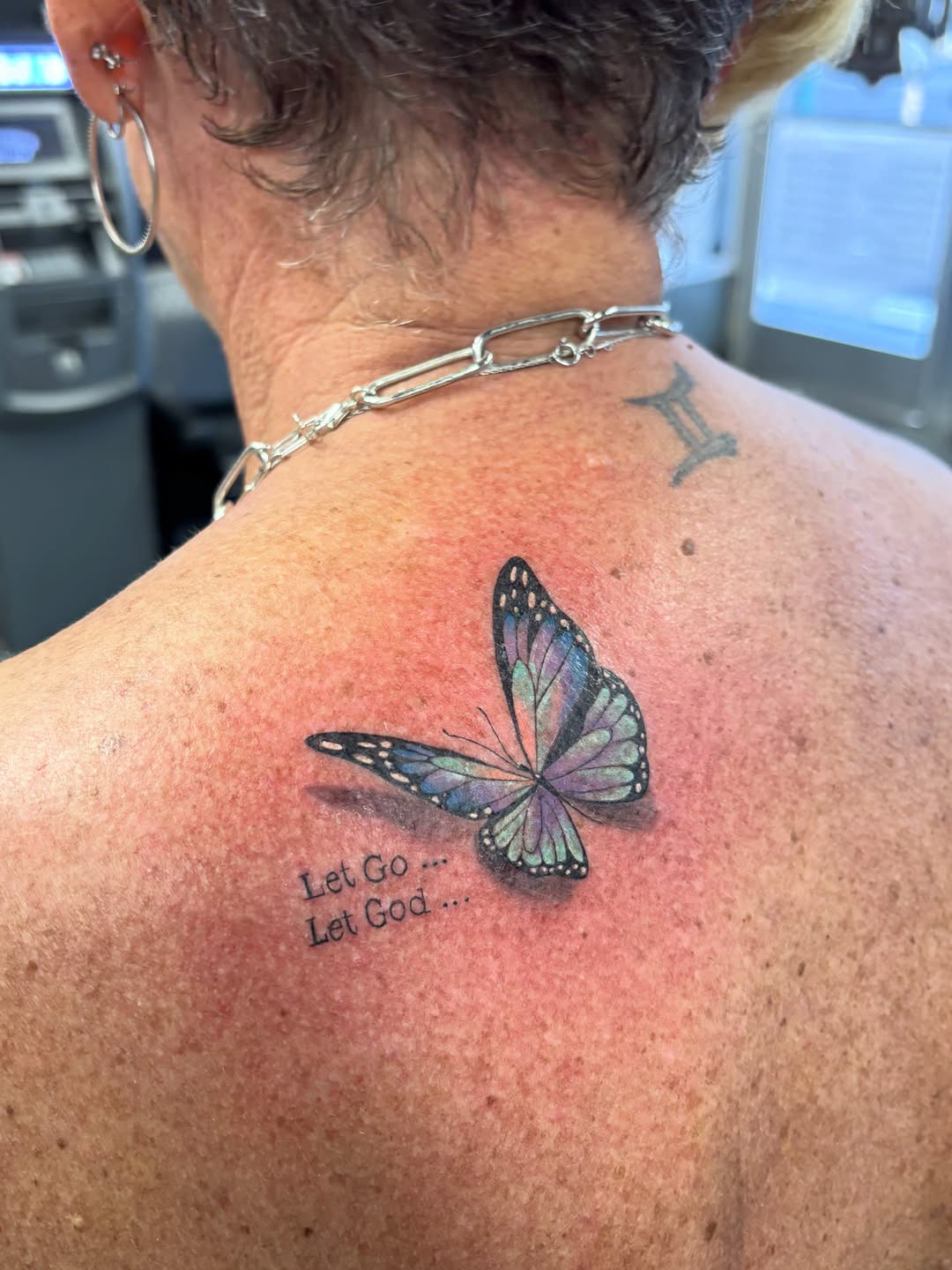 Tattoo by @jennyyyyflores โ fine_line, realism