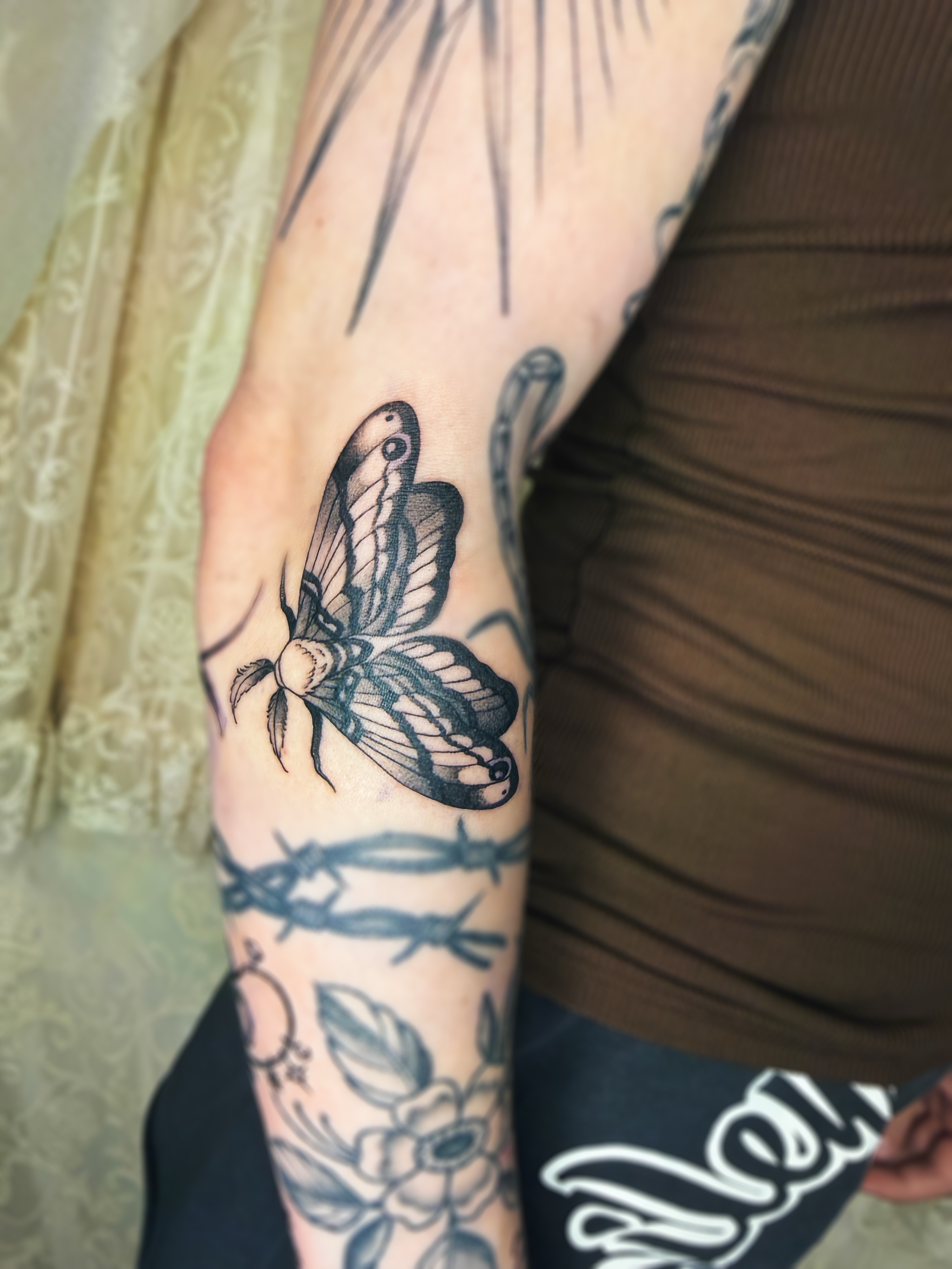 Tattoo by @sombra.miel — american_traditional