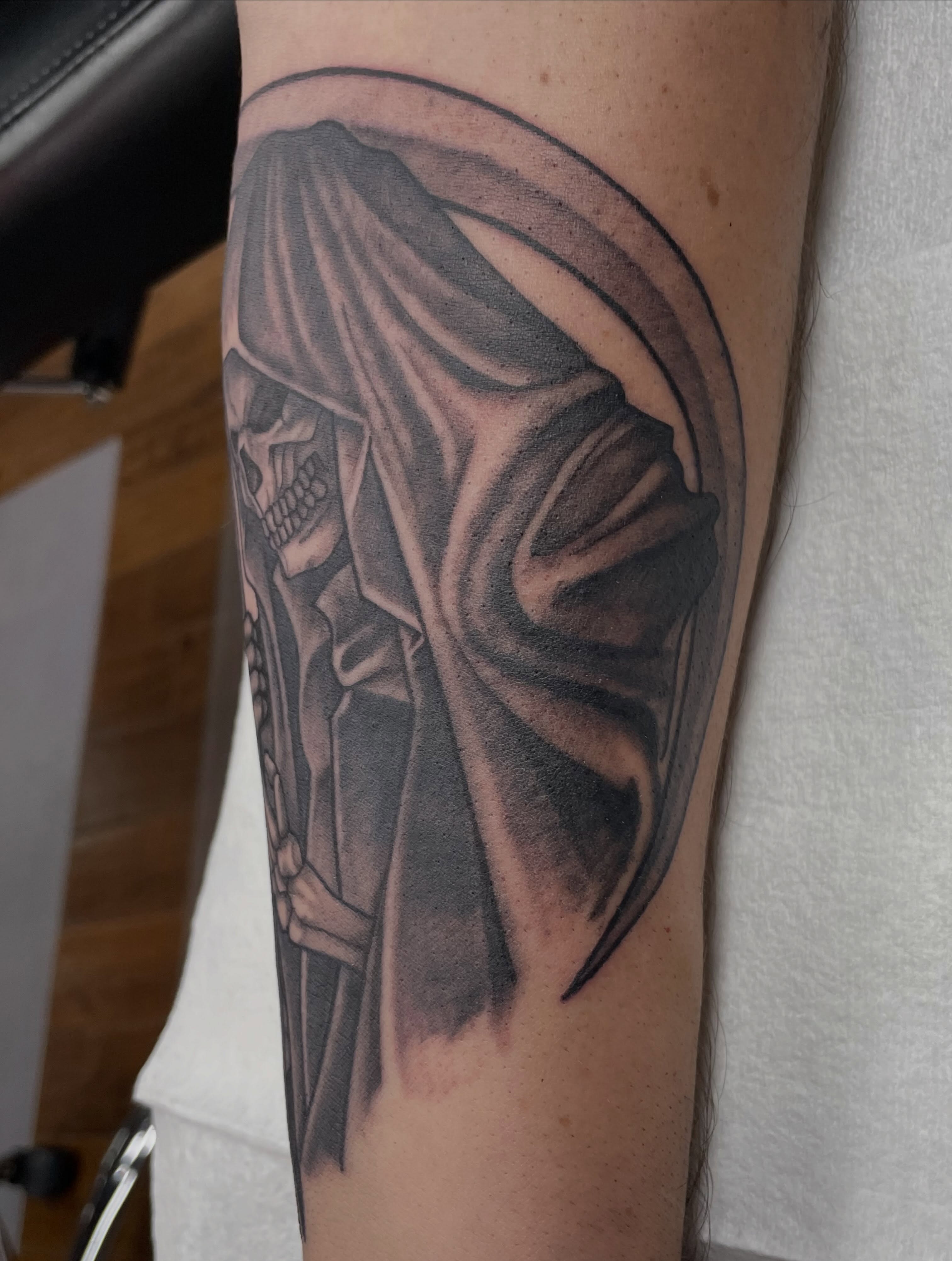 Tattoo by @mosestattoos — black_and_grey